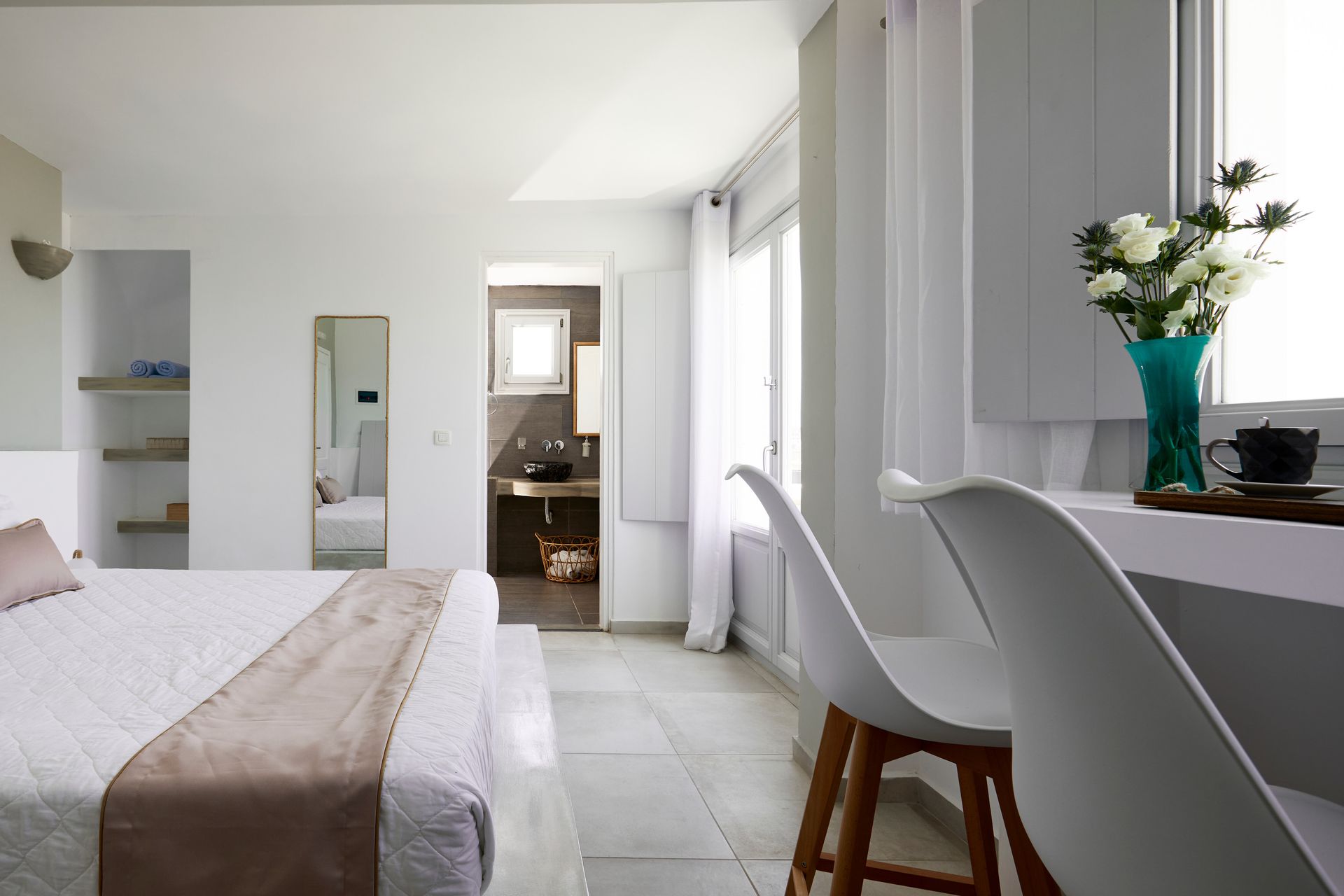 Deluxe Room with hot tub and sea view