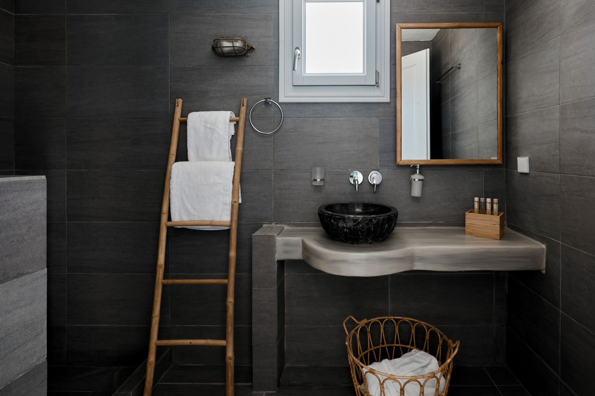 Deluxe Room with hot tub and sea view