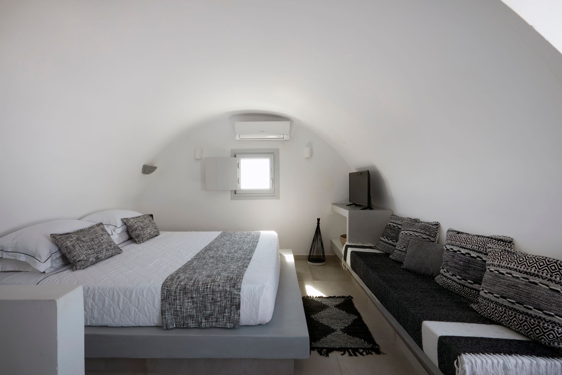 Exclusive Suite with hot tub and sea view