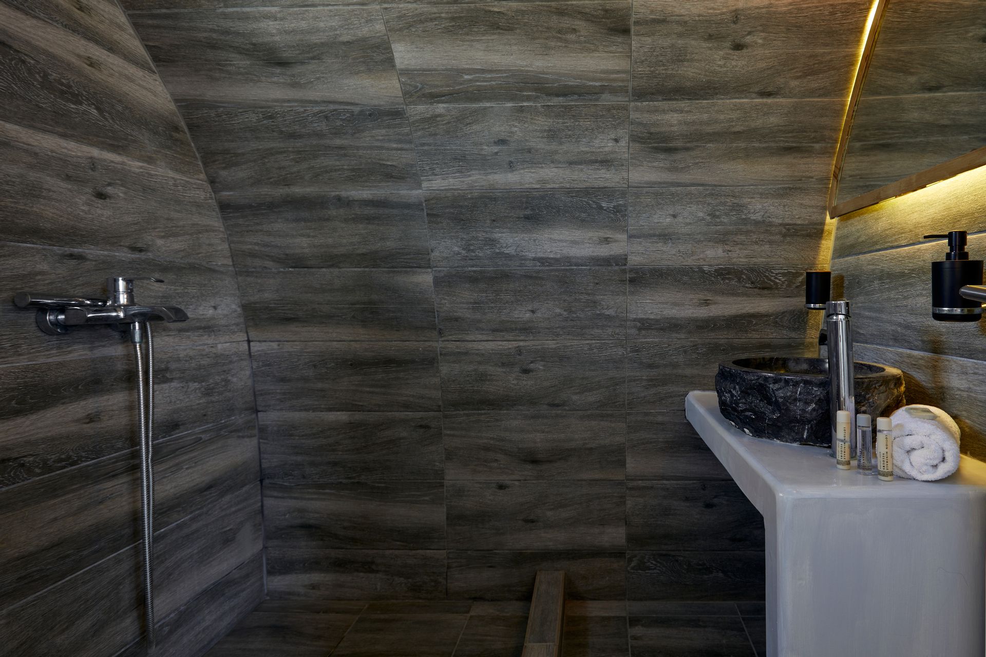 Exclusive Suite with hot tub and sea view