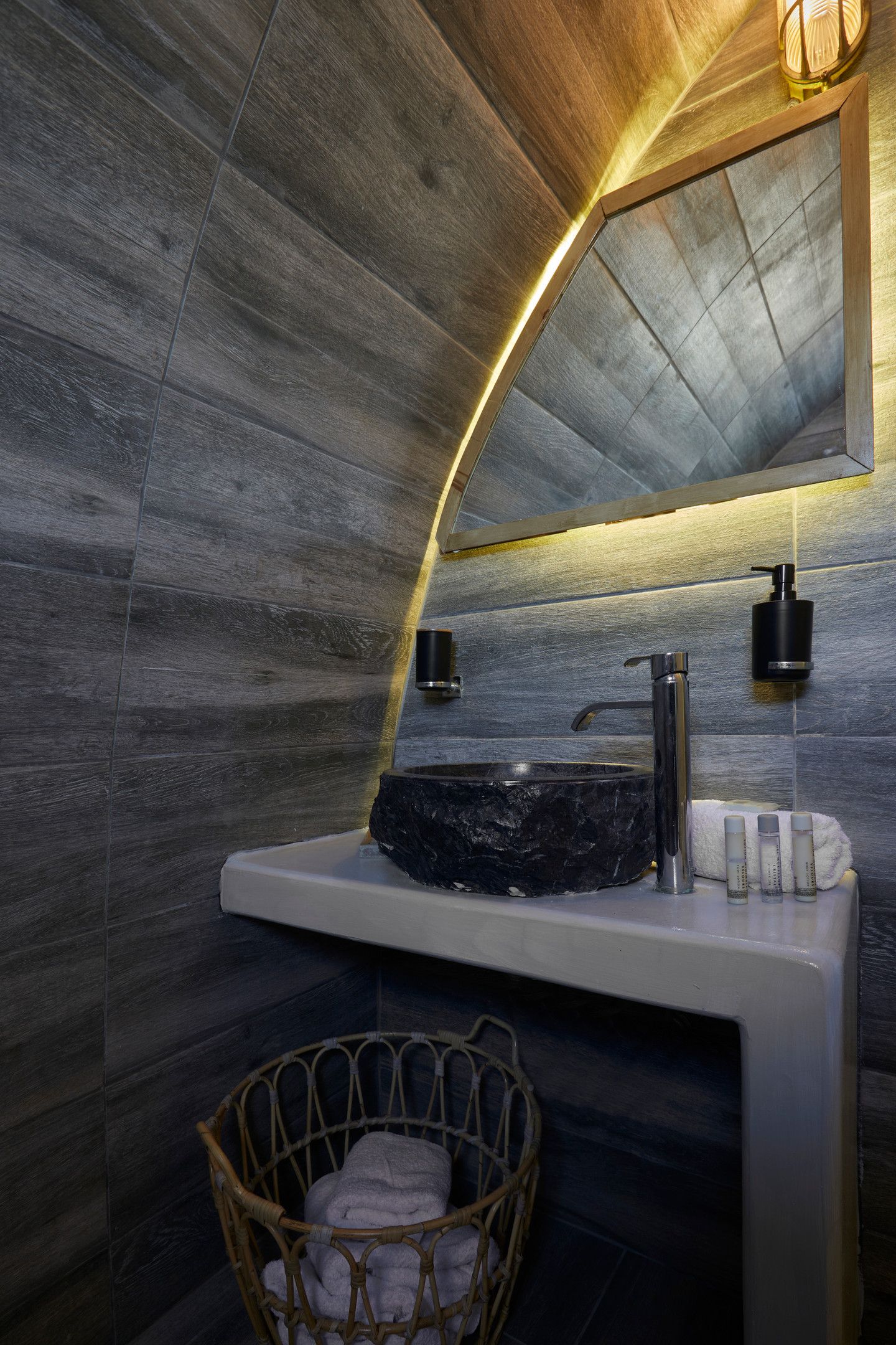 Exclusive Suite with hot tub and sea view