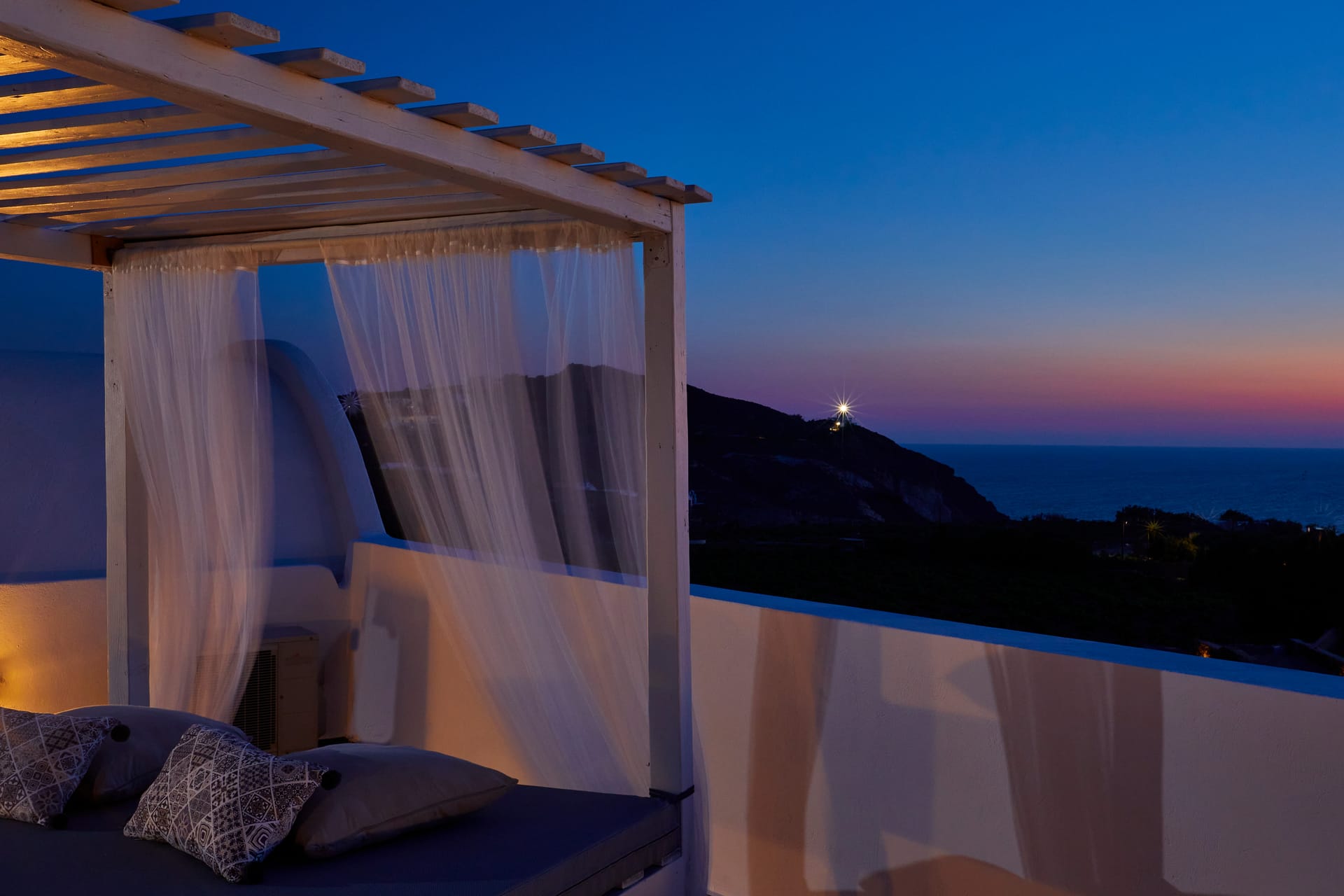 Exclusive Suite with hot tub and sea view