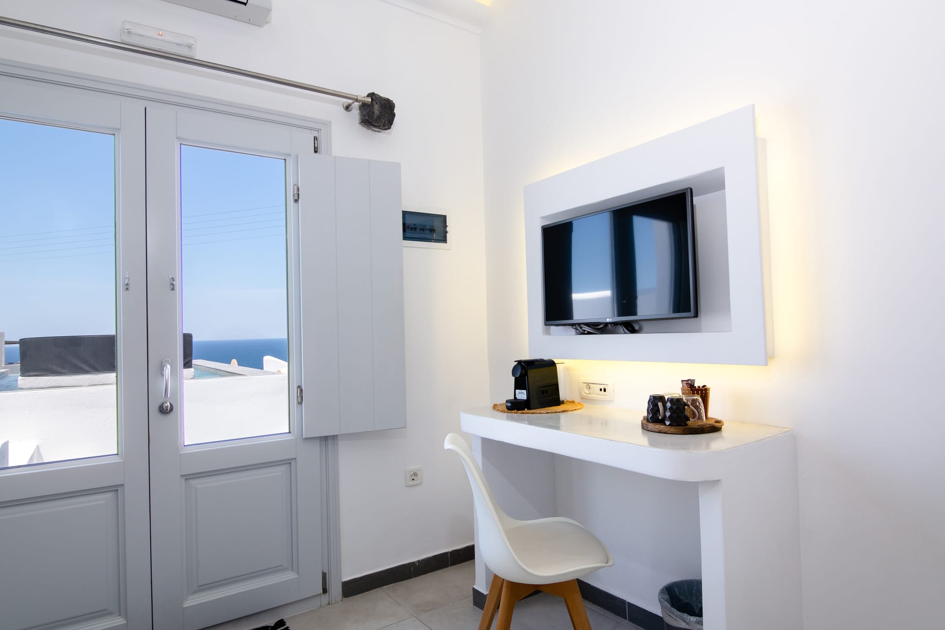 Deluxe Suite with plunge pool and sea view