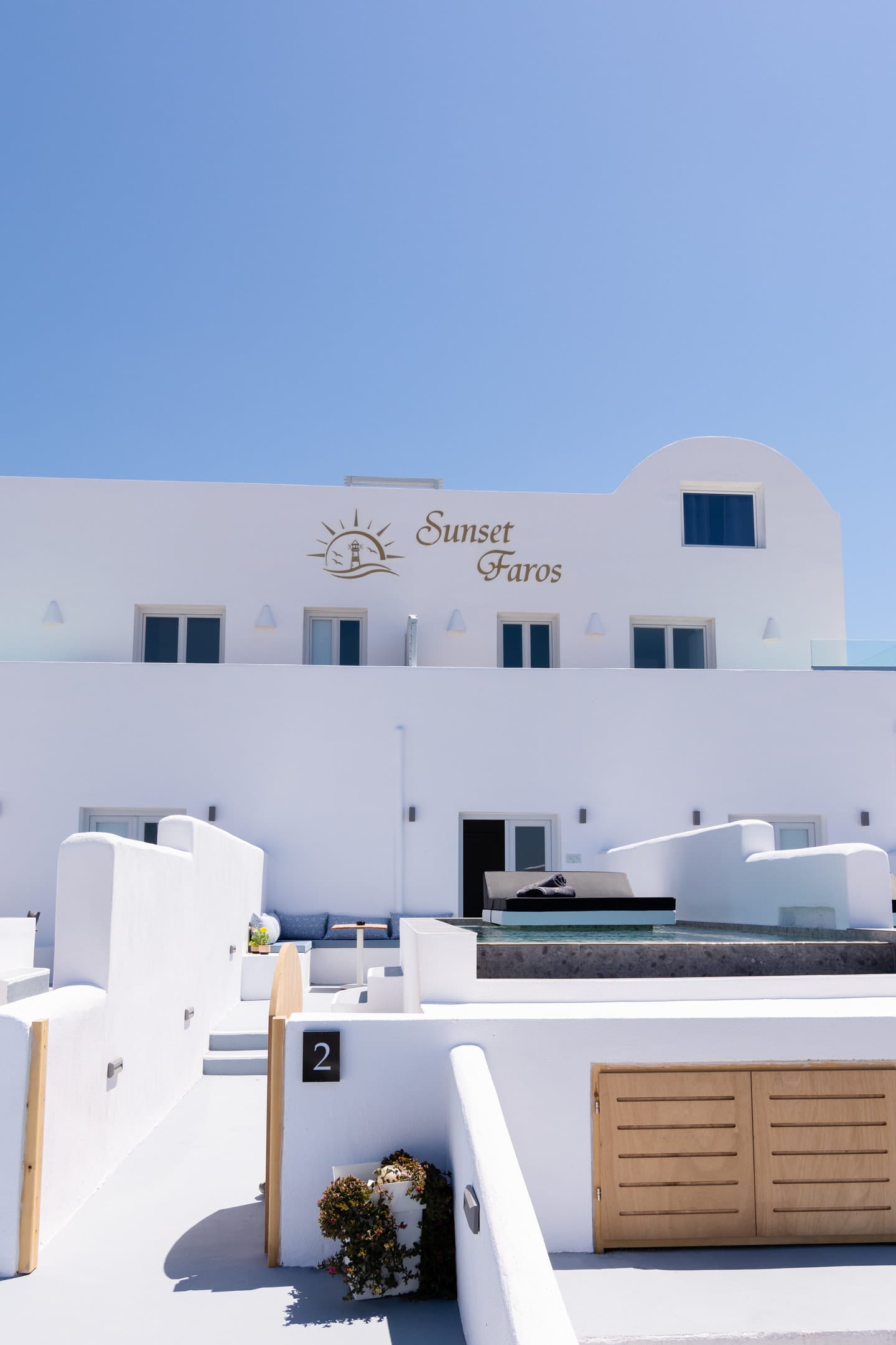 Deluxe Suite with plunge pool and sea view