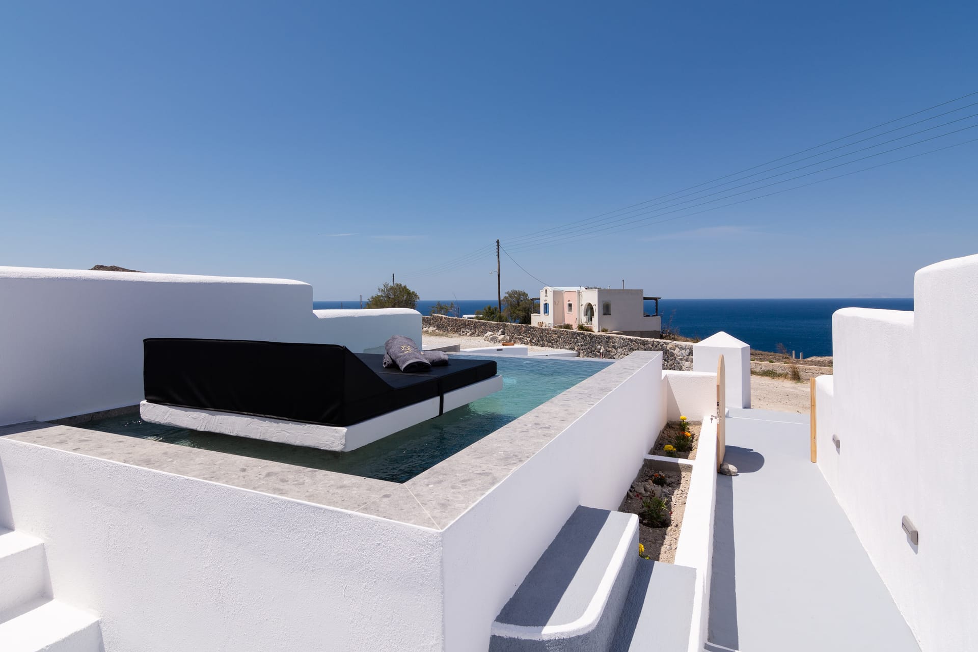 Deluxe Suite with plunge pool and sea view