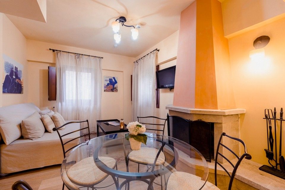 Anatoli Suite with Jetted Shower & Private Terrace 38m²