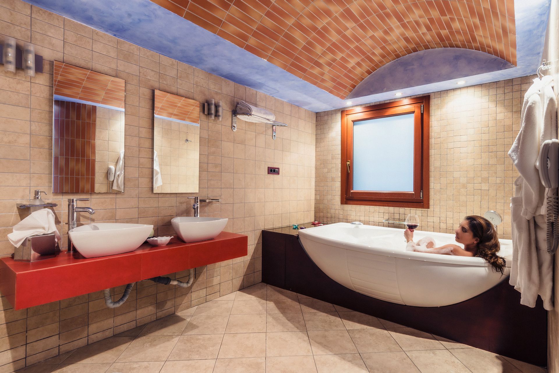 Cosmos Suite with Spa Tub 60m²