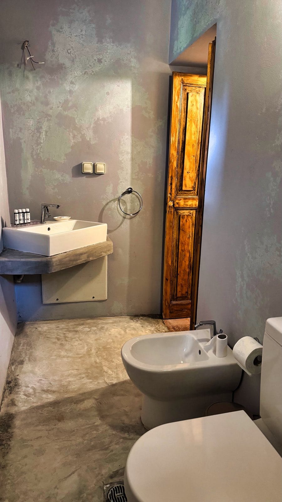 Medieval Rosa Suite with Jetted Shower 45m2