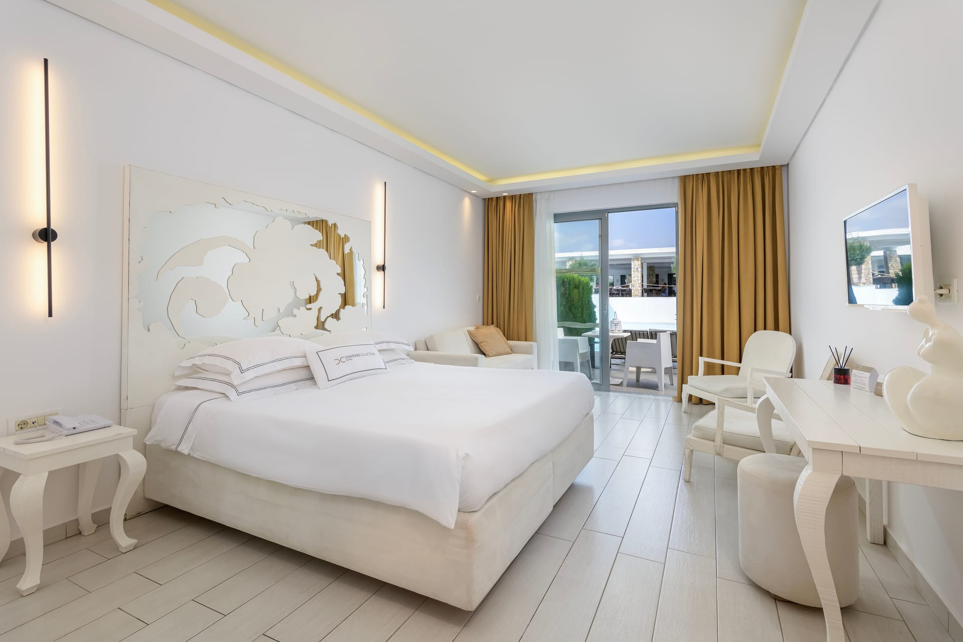 Superior Deluxe Swim Up 