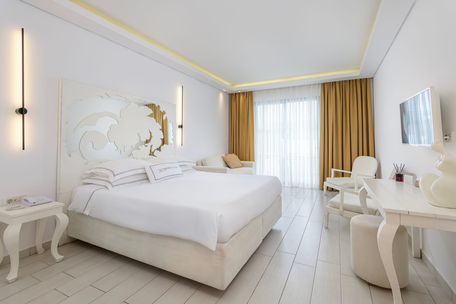 Superior Deluxe Swim Up 