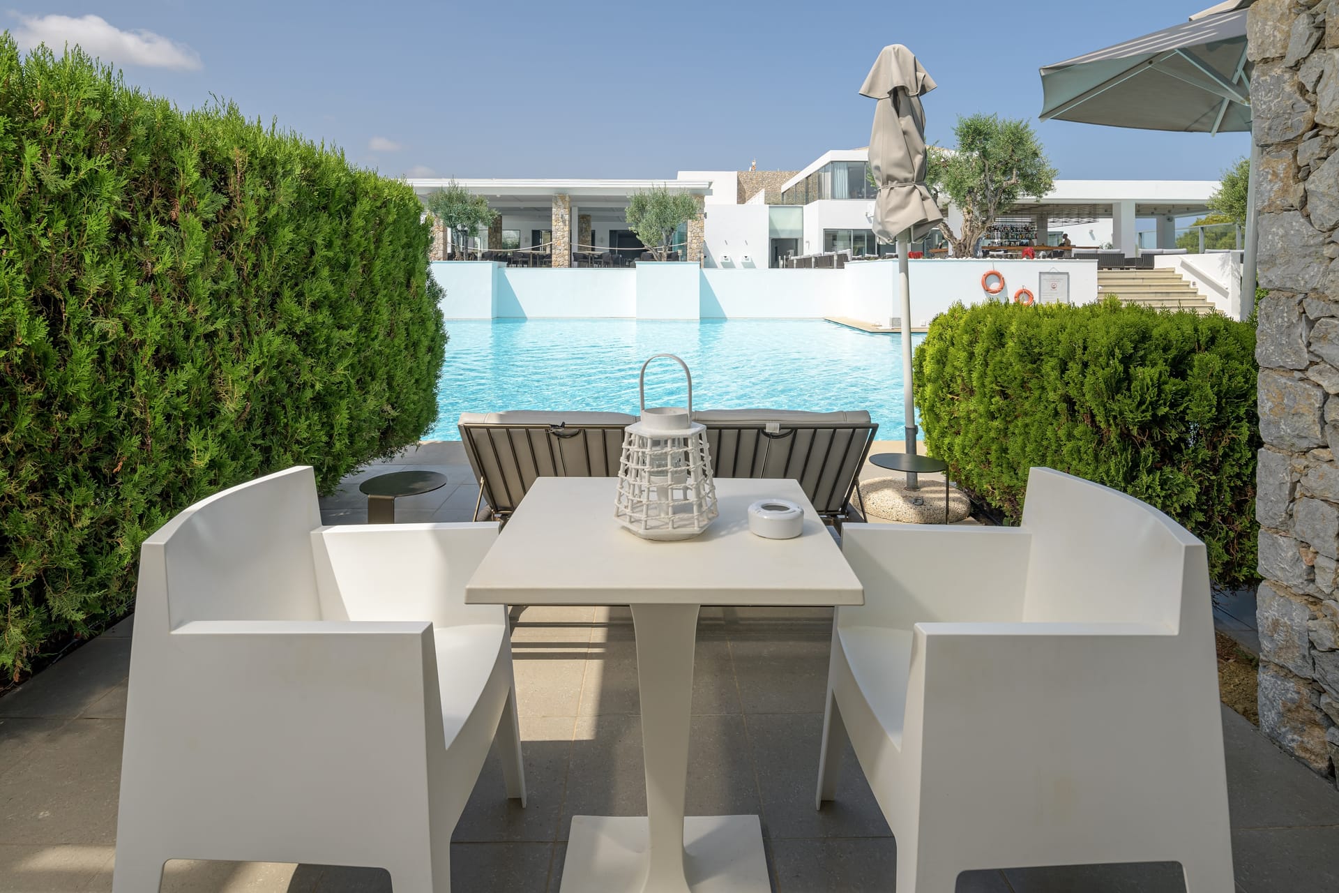 Superior Deluxe Swim Up