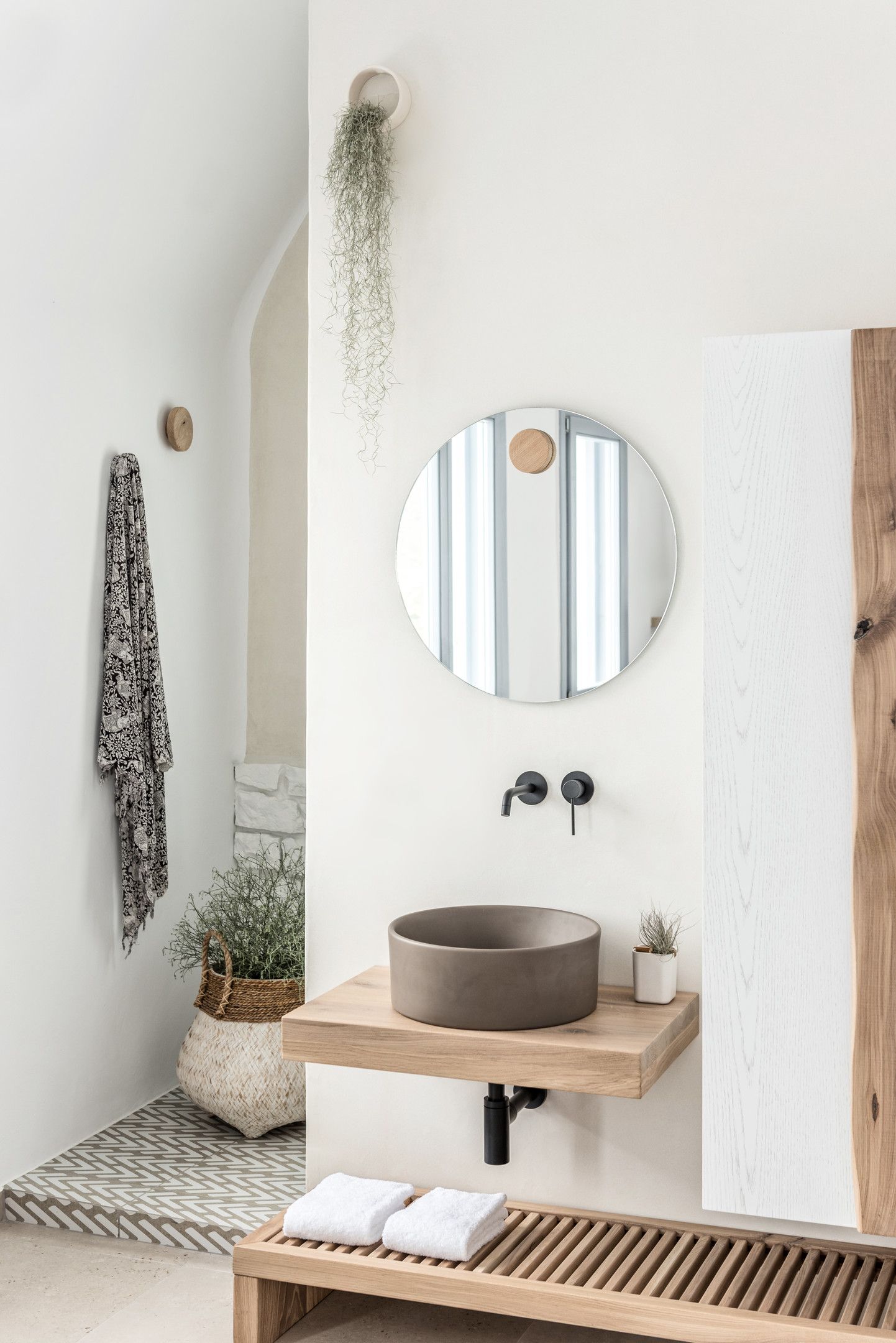 Saluti Honeymoon Suite