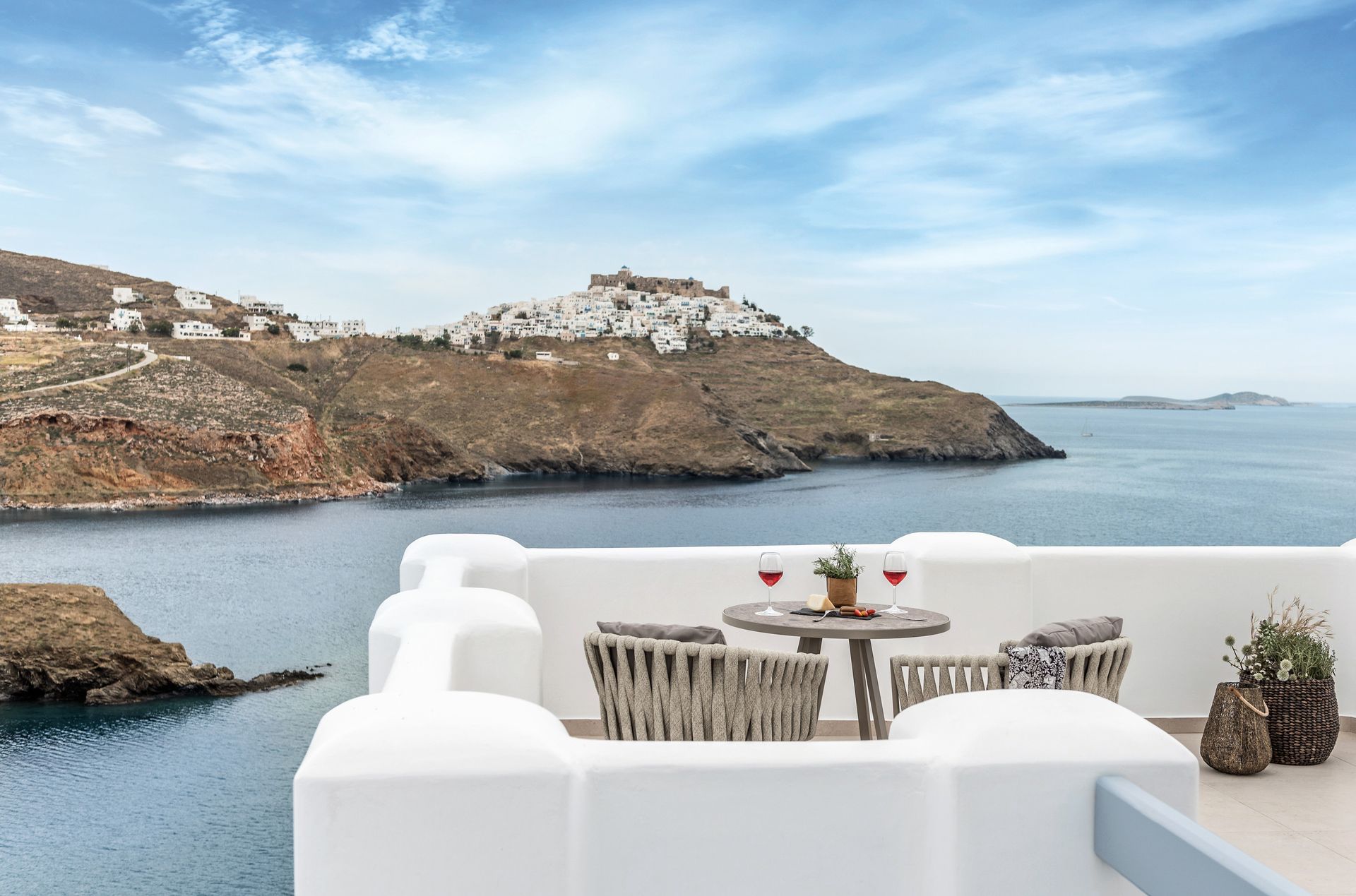 Saluti Honeymoon Suite