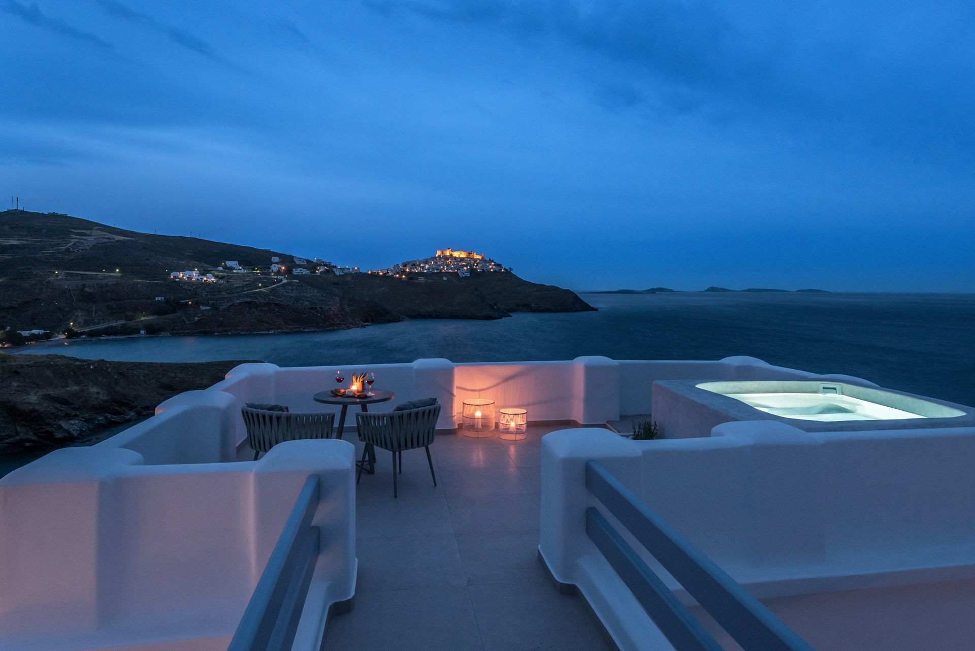 Saluti Honeymoon Suite