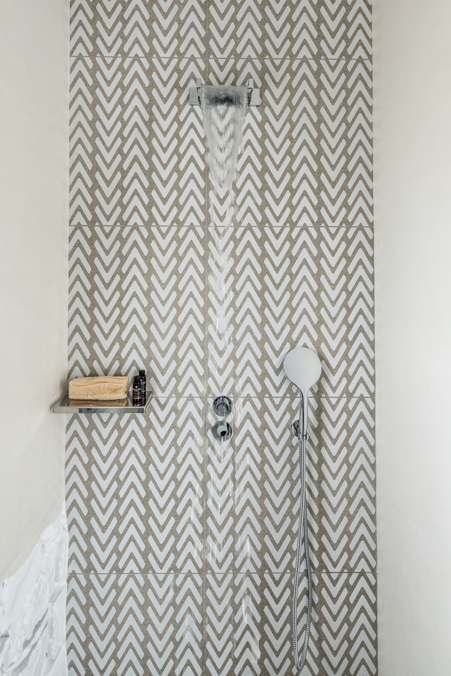 Saluti Honeymoon Suite