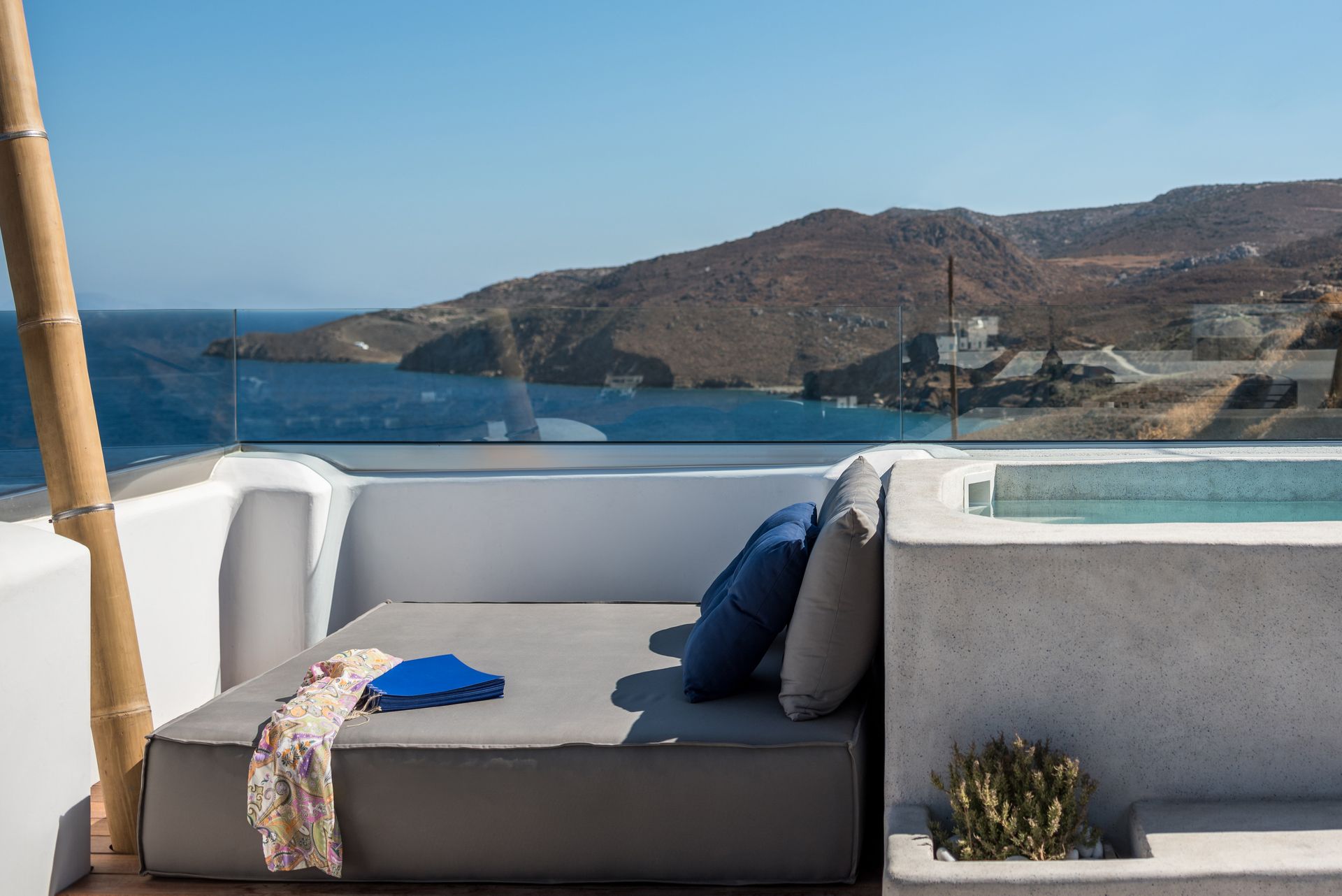 Saluti Honeymoon Suite