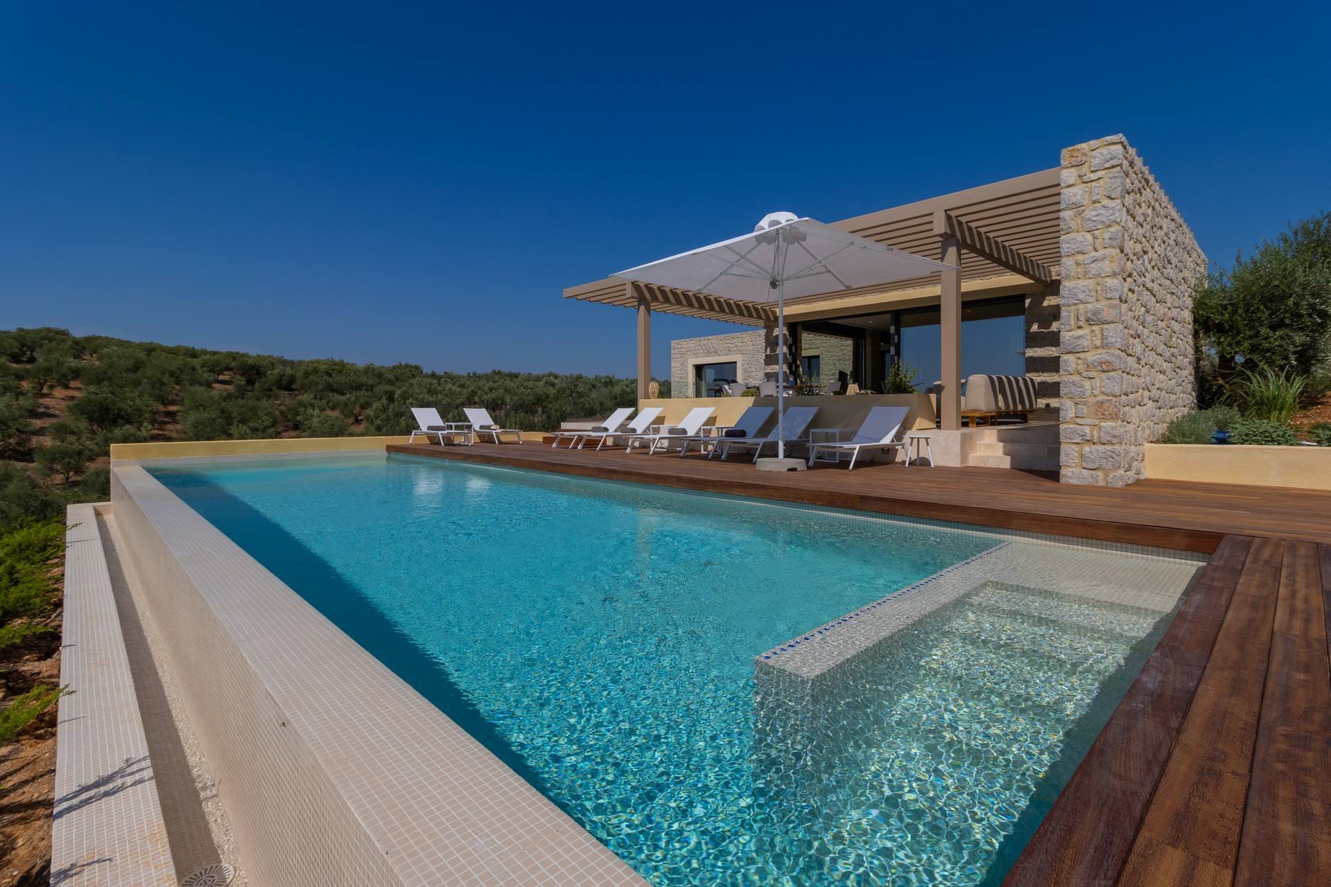 Lillian Villa | Gialova Pylos