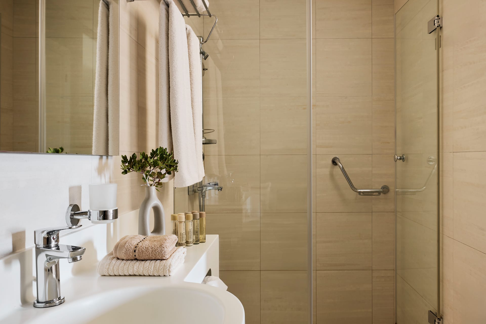 Deluxe Suite | Pool Side with Sea View