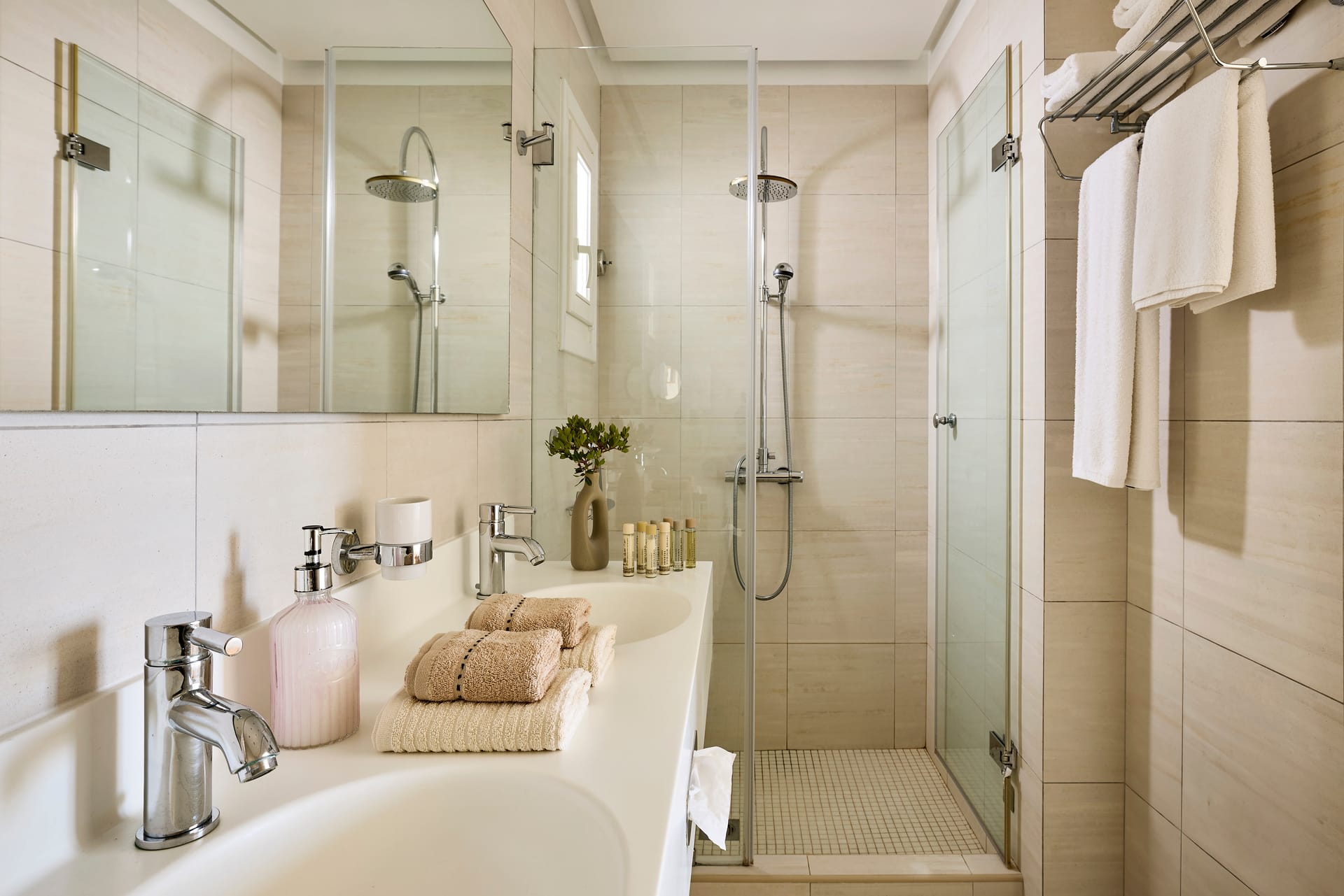 Superior Suite | Upper Floor with Sea View