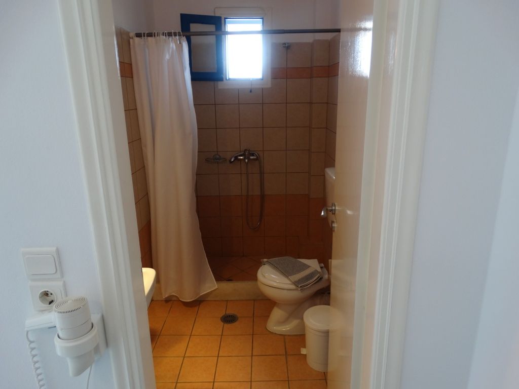 Economy Triple Room with Terrace and Sea View | 3