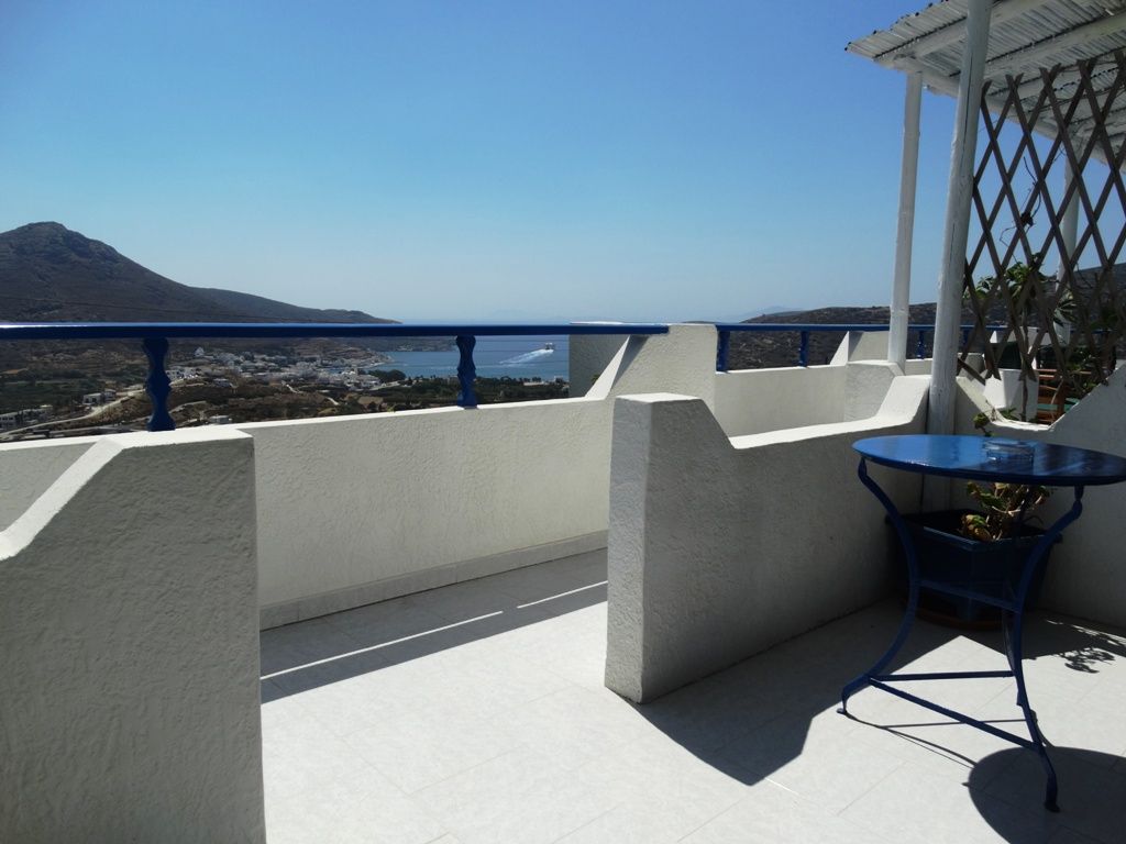 Economy Triple Room with Terrace and Sea View | 3