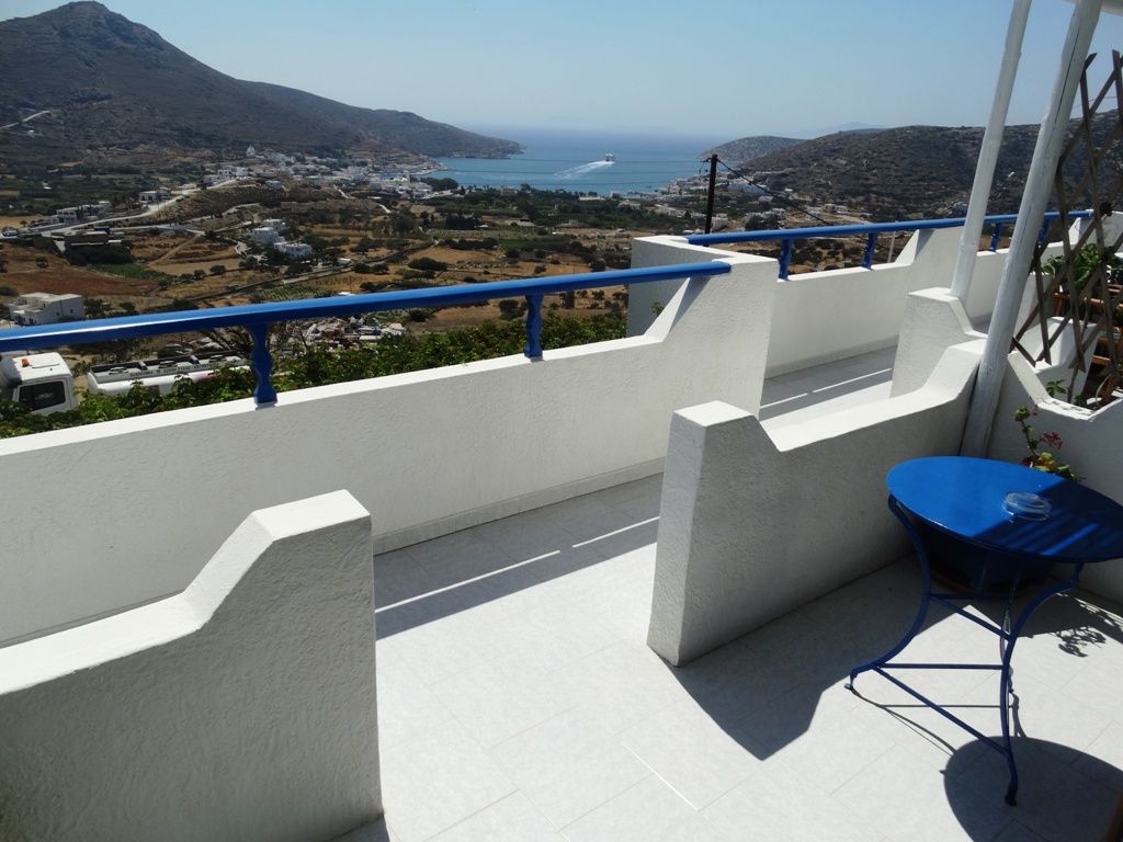 Economy Triple Room with Terrace and Sea View | 3