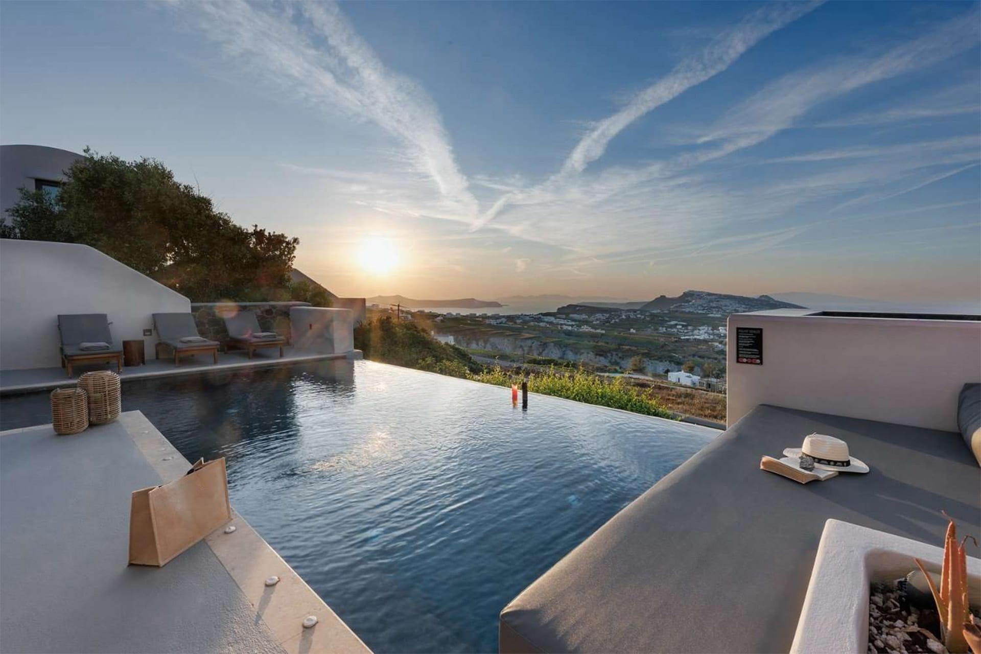 Aurora Villa
