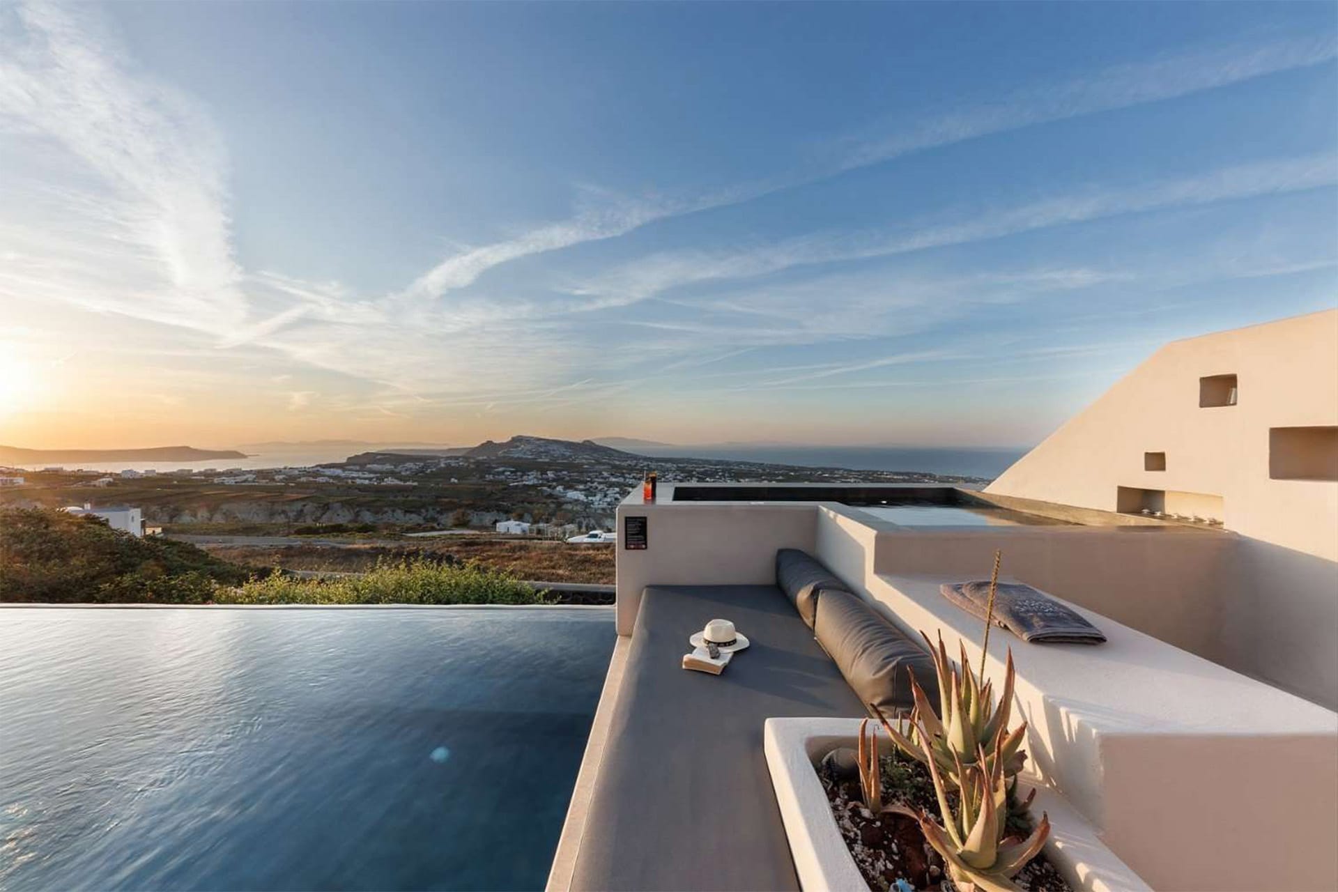 Aurora Villa