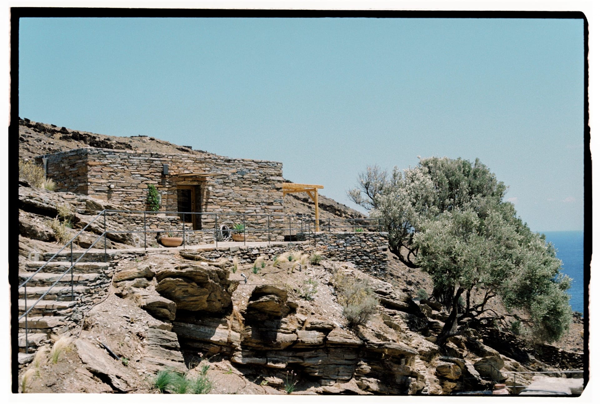 Amygdalo - Hill Side Suite / Sea View