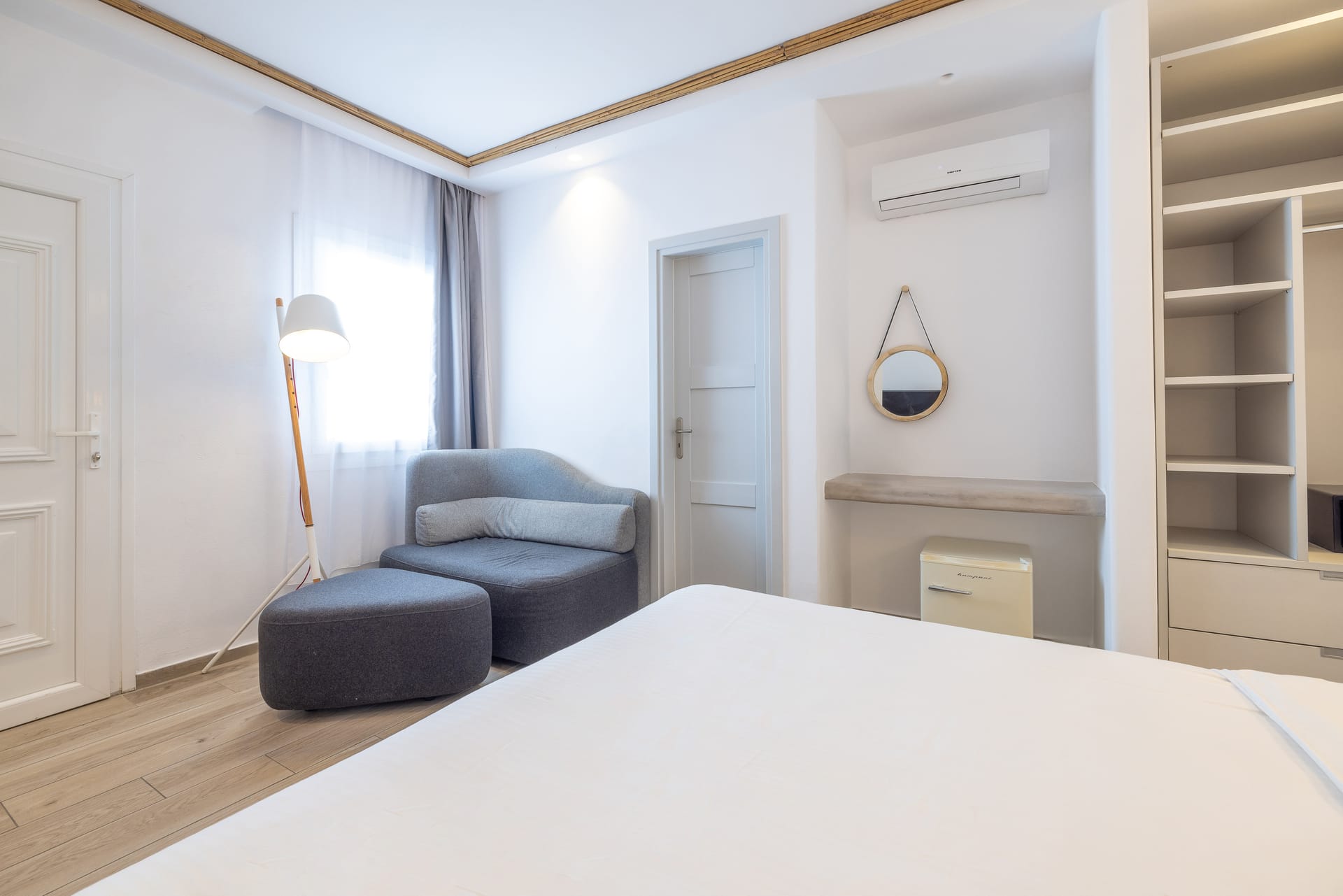 Classic Room with Side Sea View 18m²