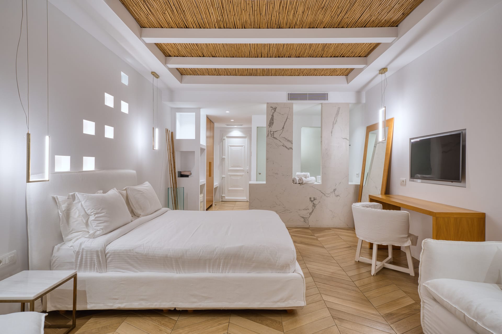 Junior Suite with Balcony &amp; Panoramic Sea View 40m²
