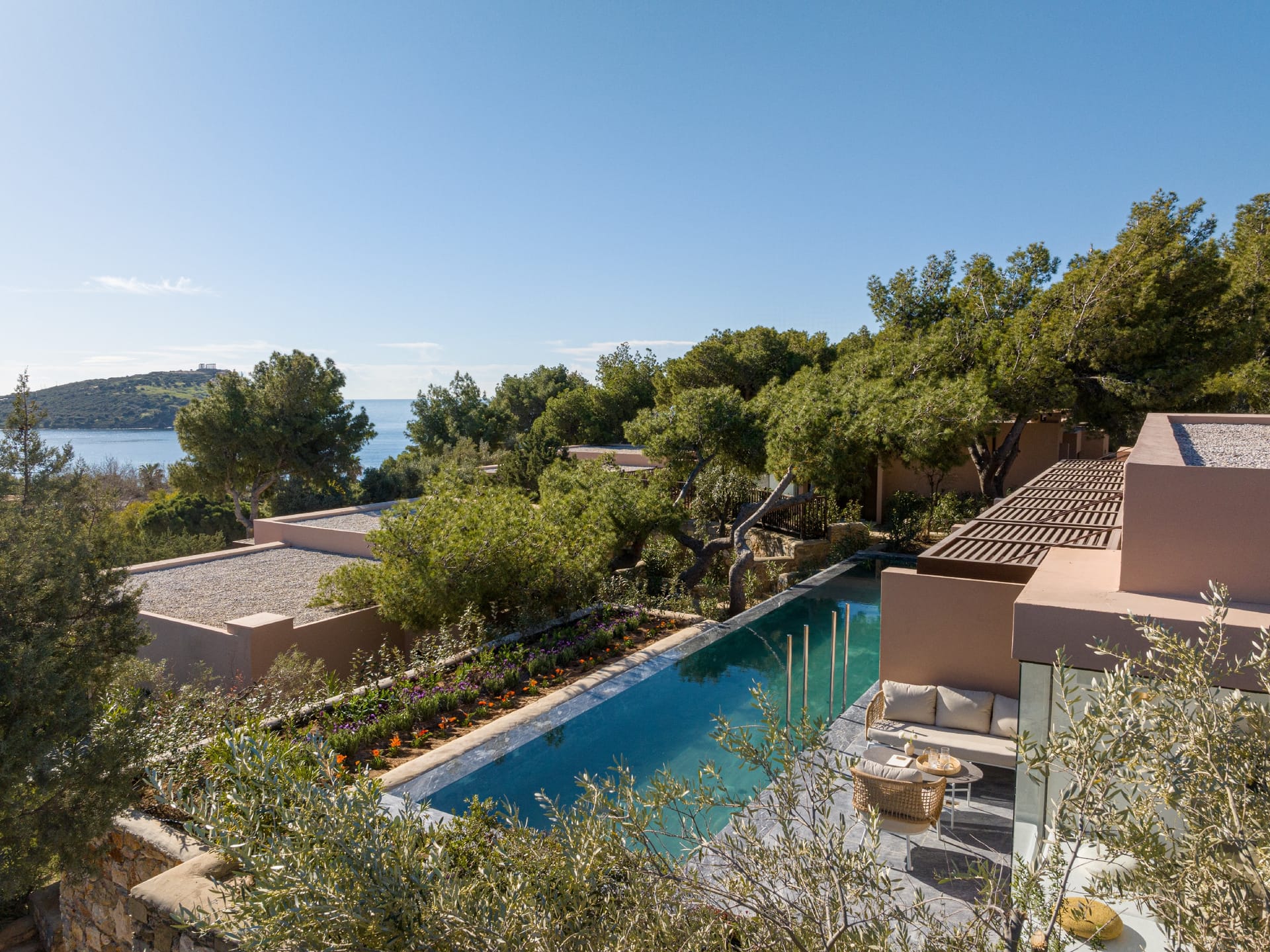 Swim-Up Deluxe Bungalow