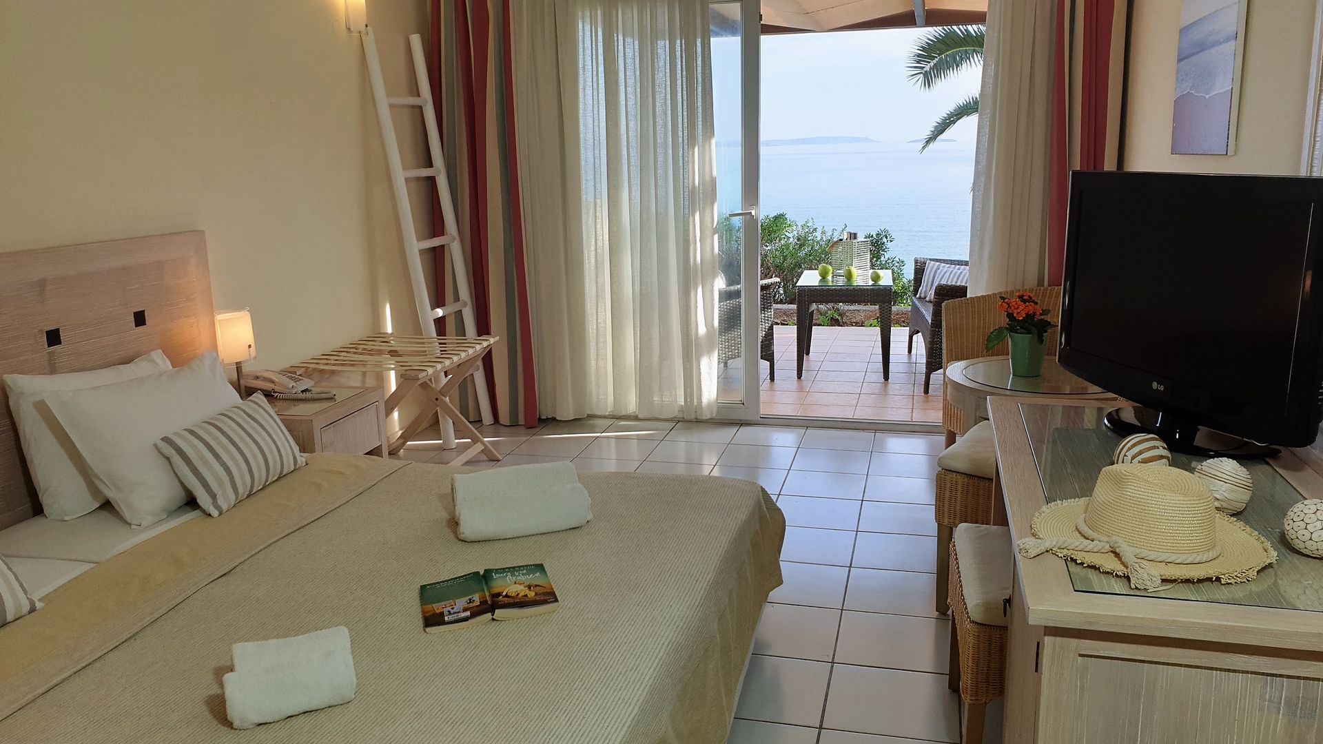 Cozy Double Room with Sea View