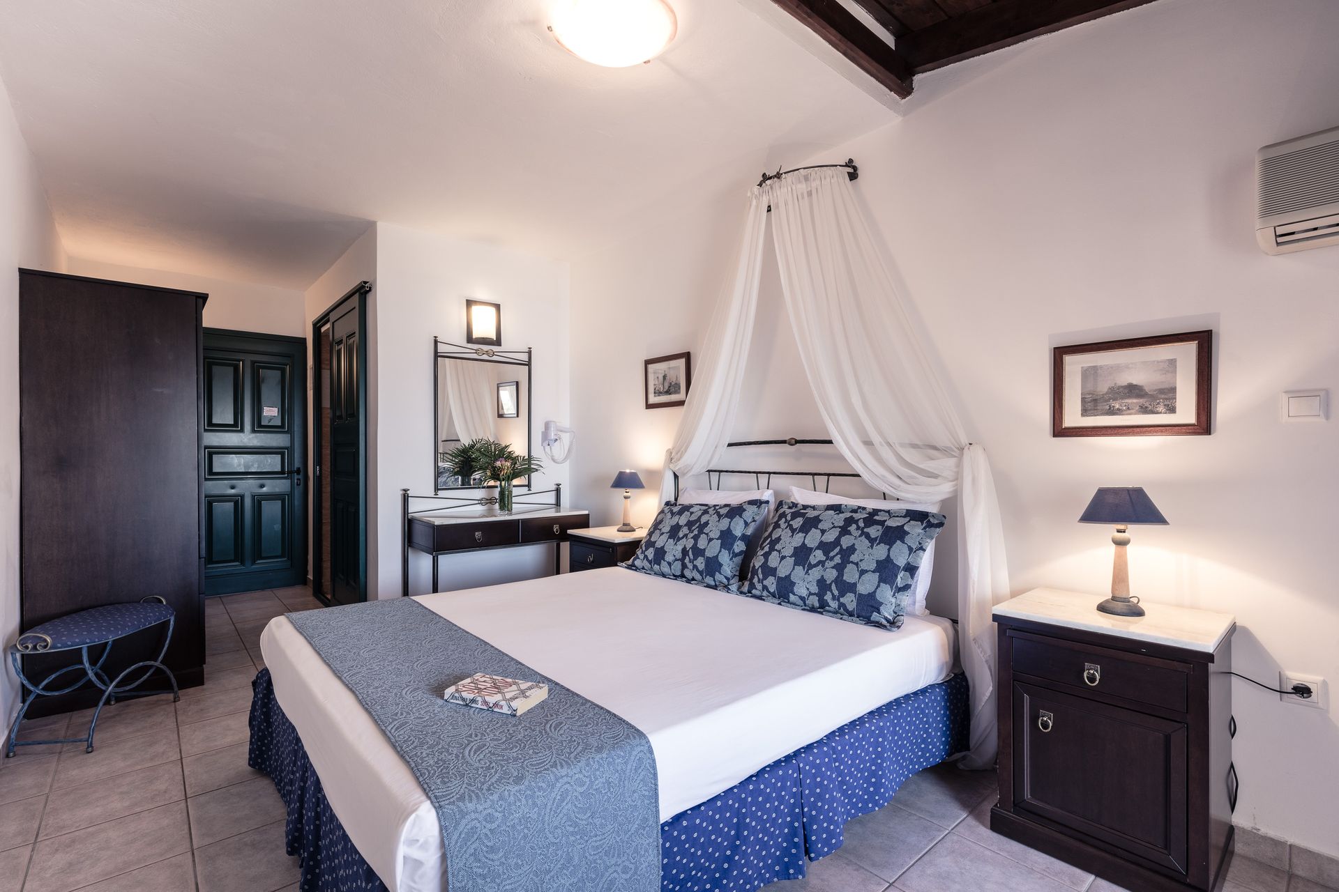 Standard Double Room with Partial Sea View