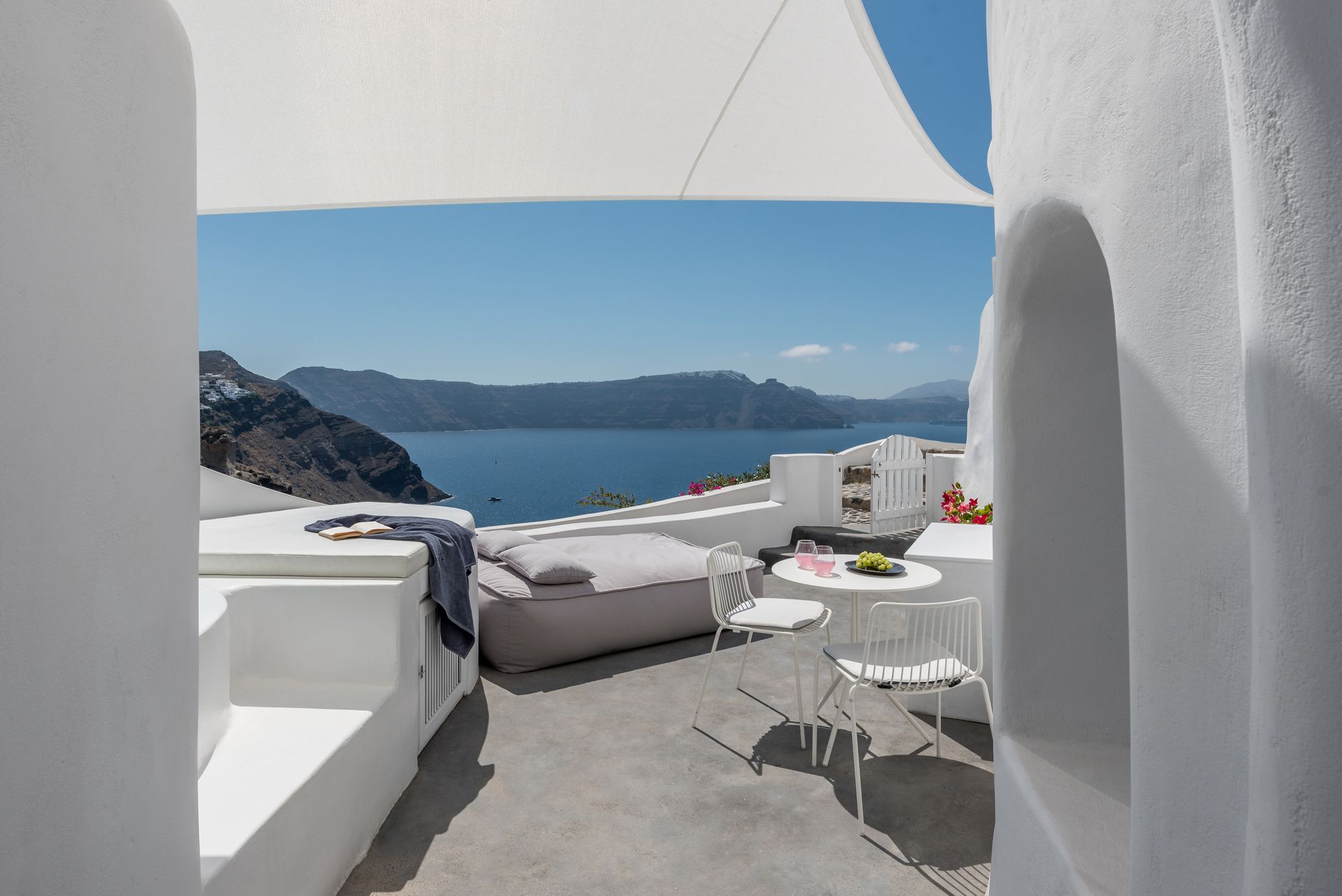 Artist’s Suite with Plunge Pool | Caldera View