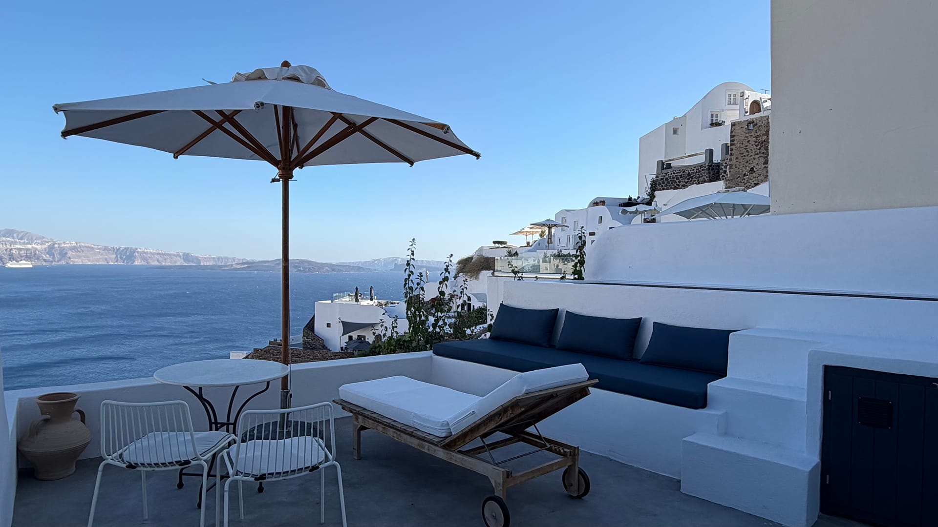 Captain's Suite with Whirlpool | Caldera View