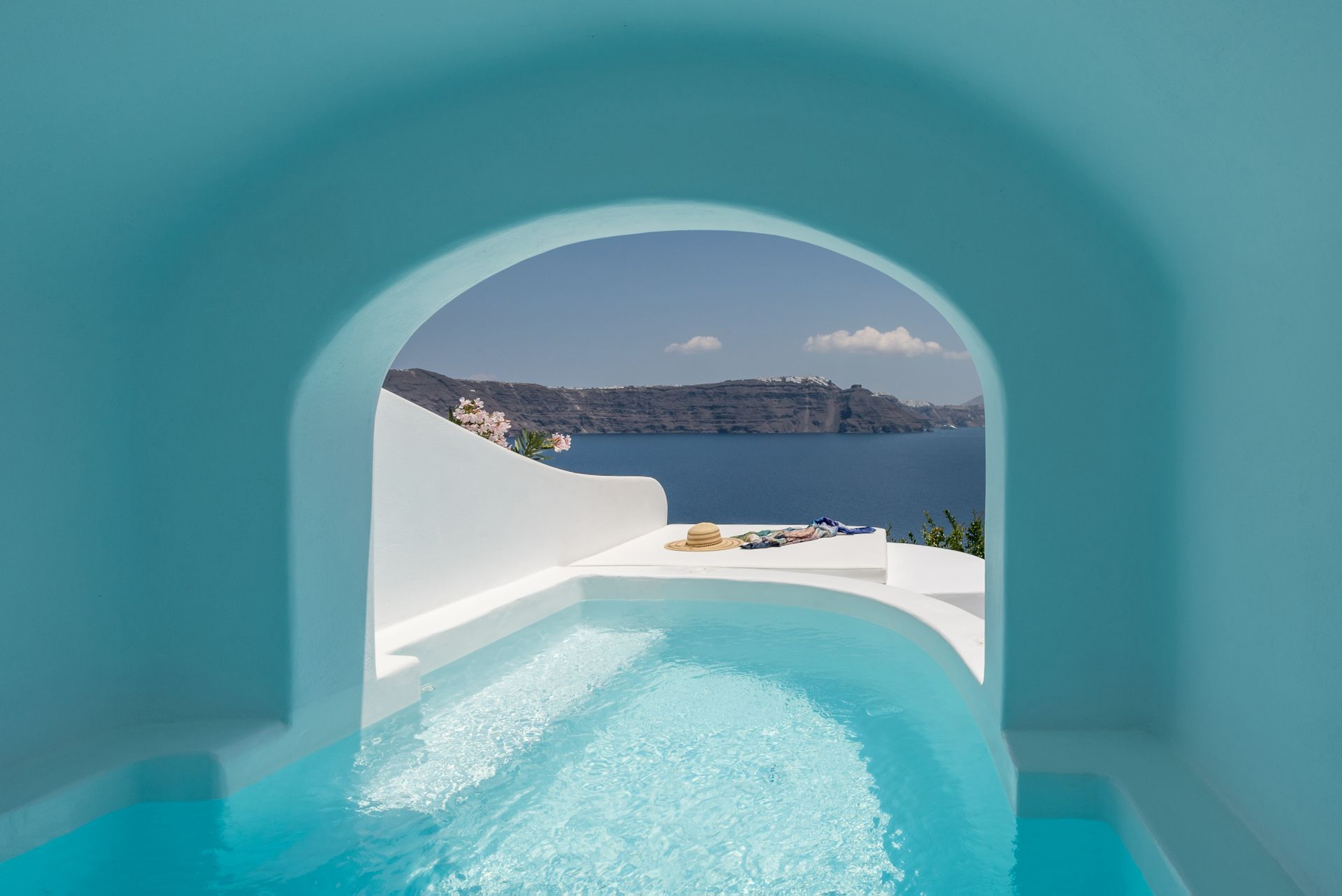 Honeymoon Suite with Plunge Pool | Caldera View