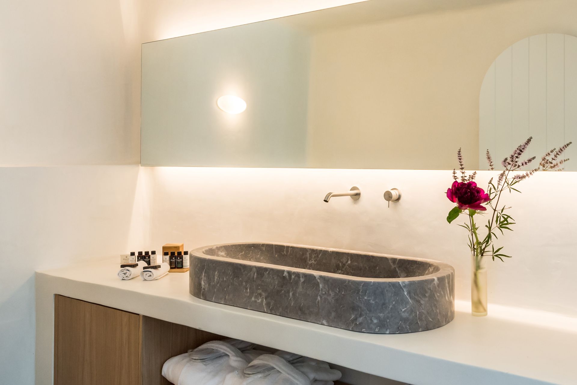 Honeymoon Suite with Plunge Pool | Caldera View