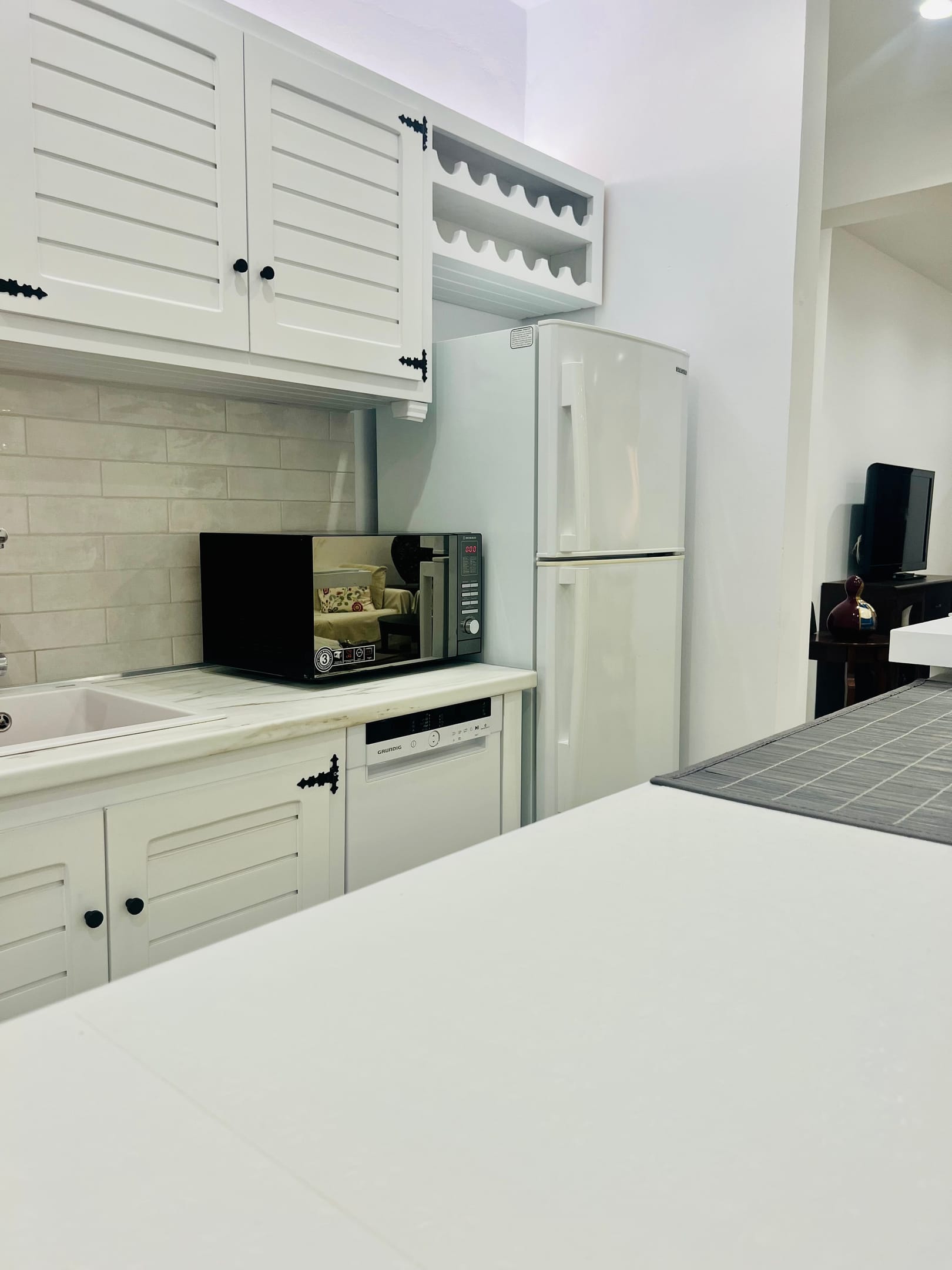 COUNTRY GARDEN HOUSE