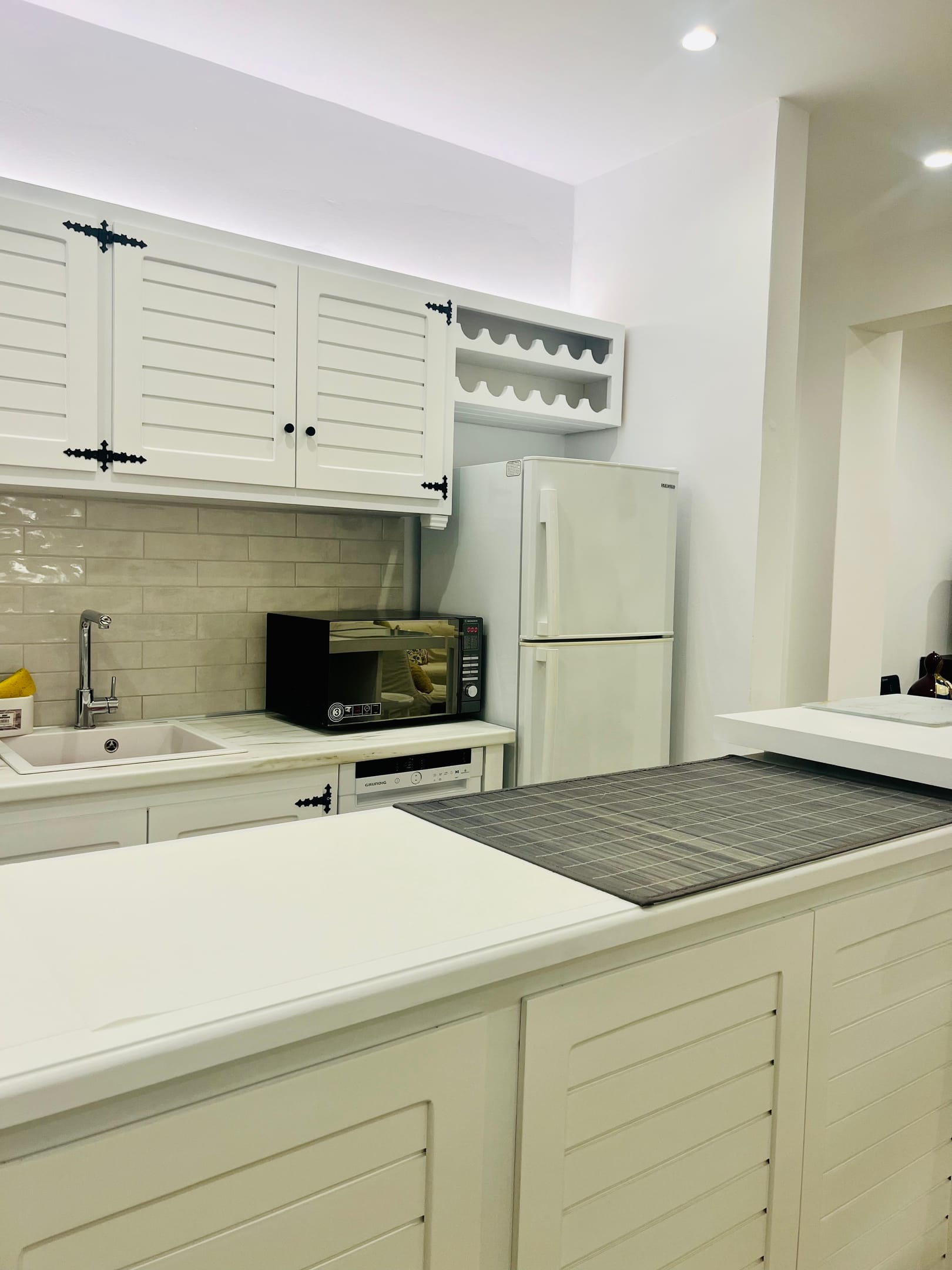 COUNTRY GARDEN HOUSE