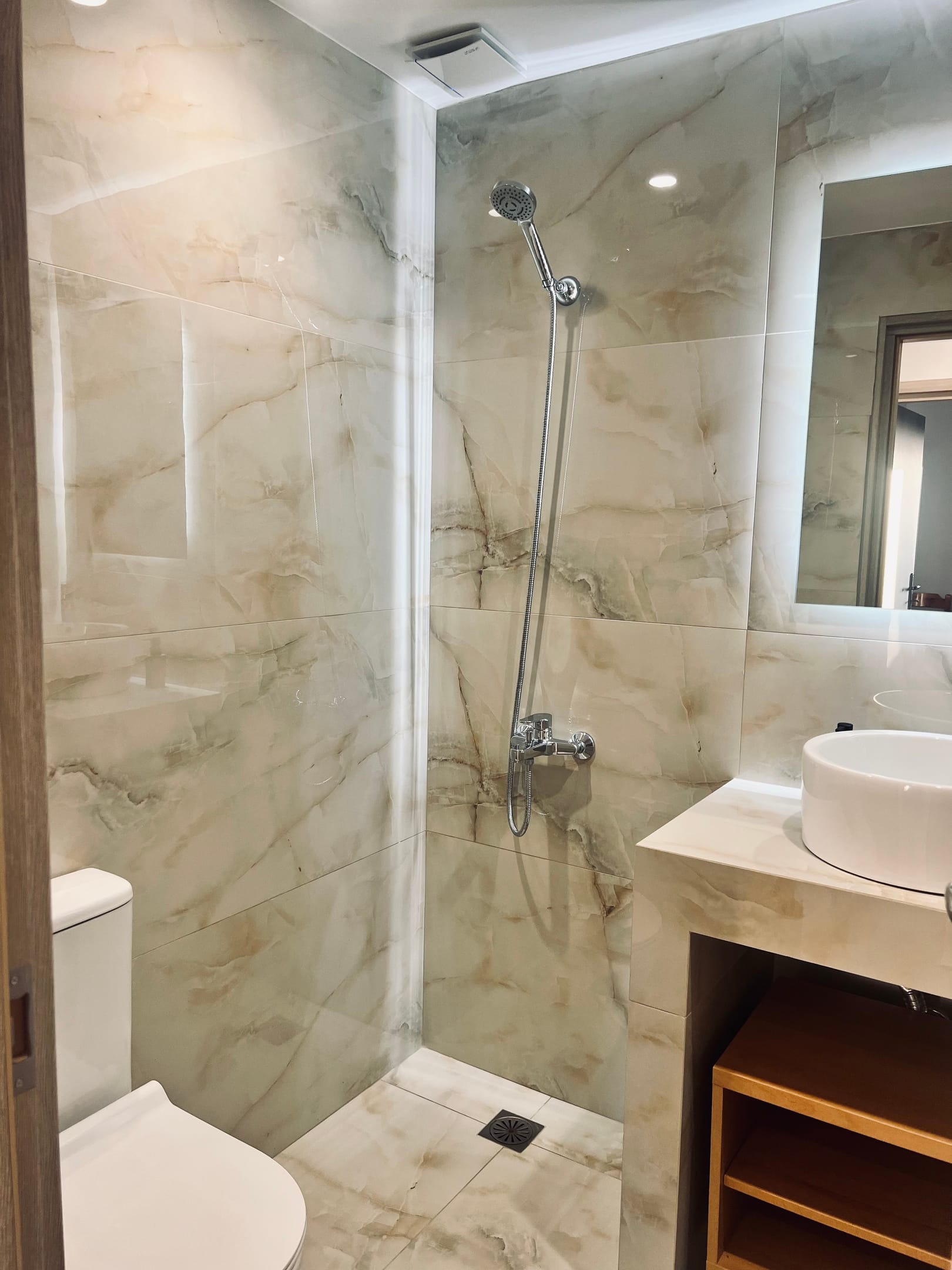 COUNTRY GARDEN HOUSE