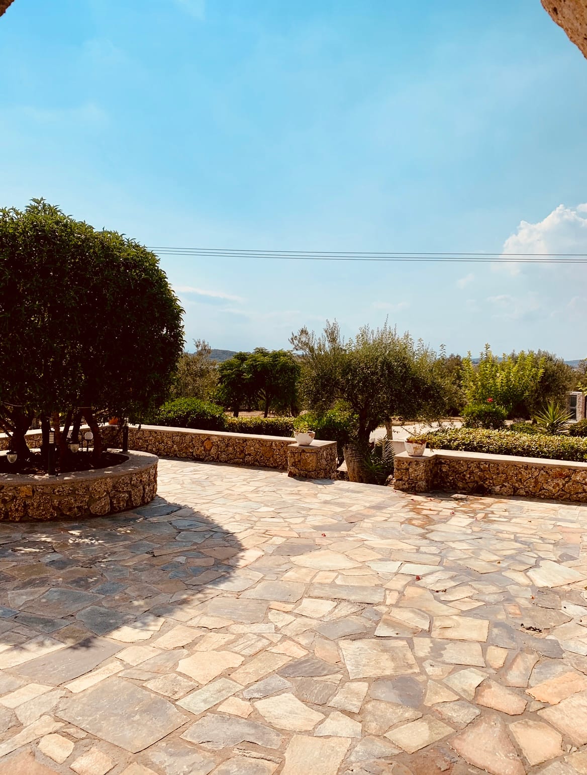 COUNTRY GARDEN HOUSE