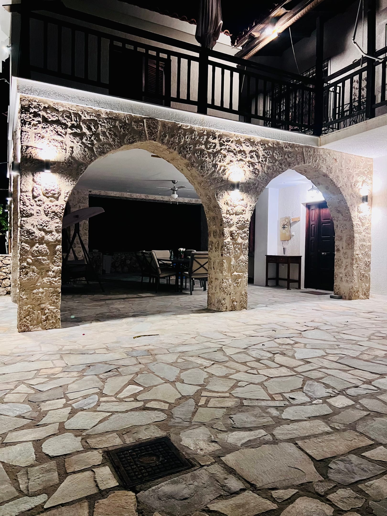 COUNTRY GARDEN HOUSE