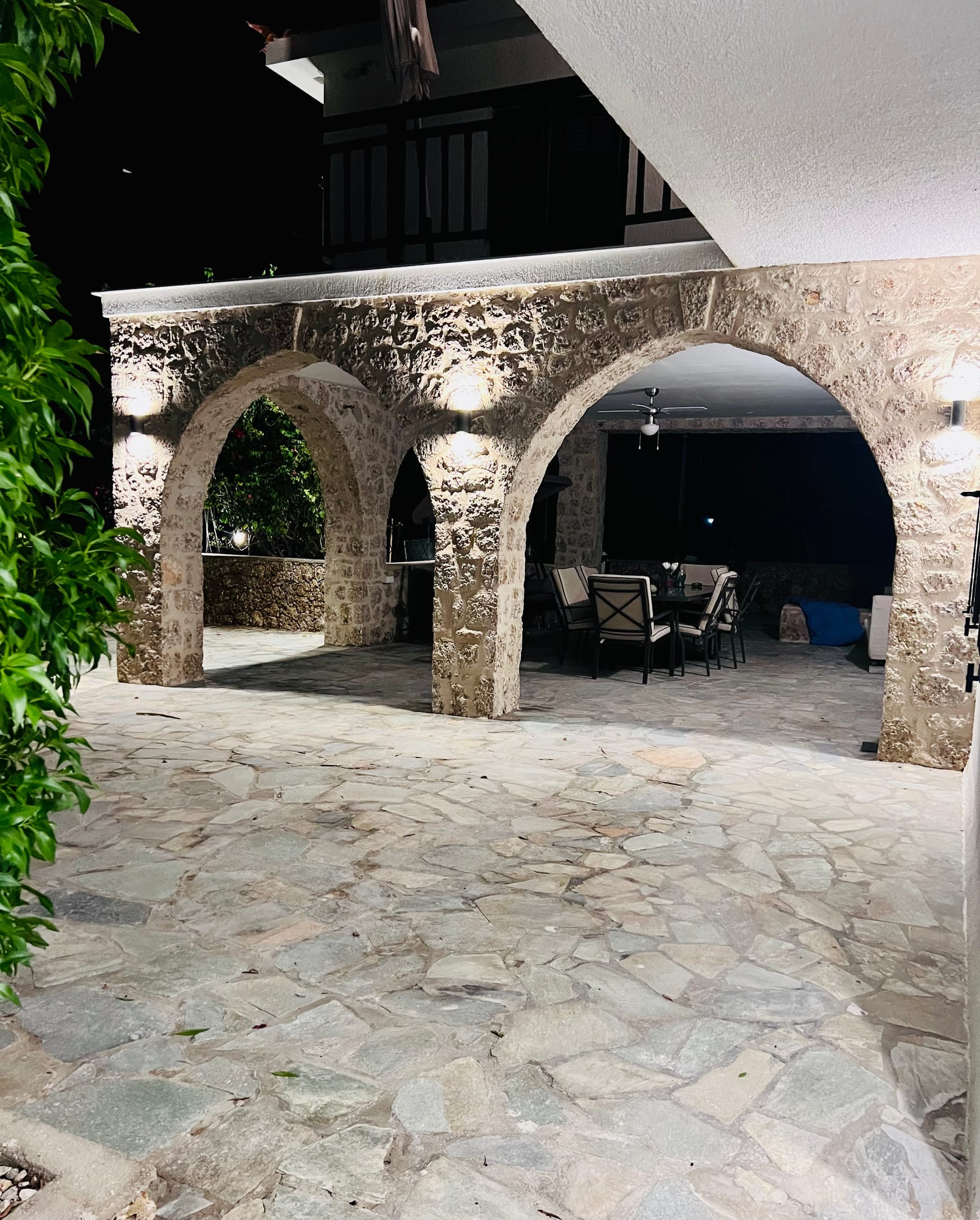 COUNTRY GARDEN HOUSE