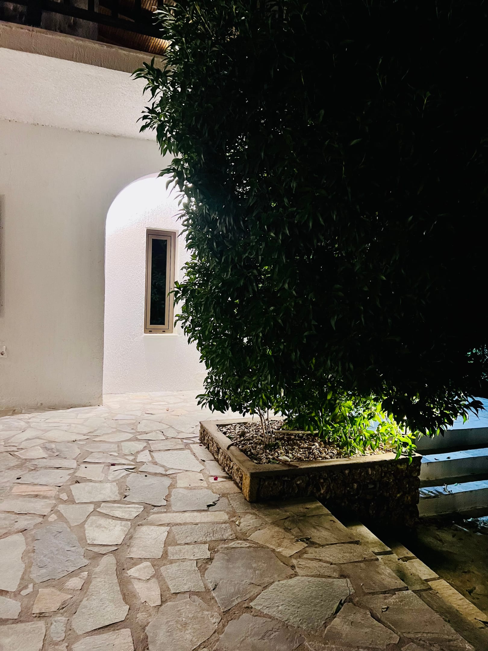 COUNTRY GARDEN HOUSE