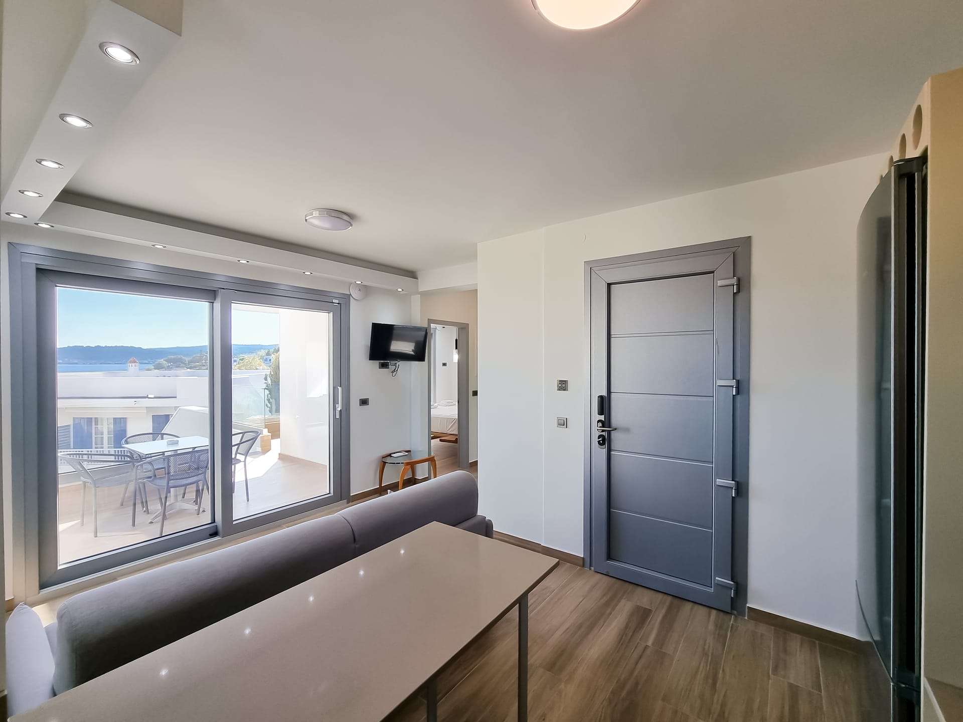 EXECUTIVE SEA VIEW