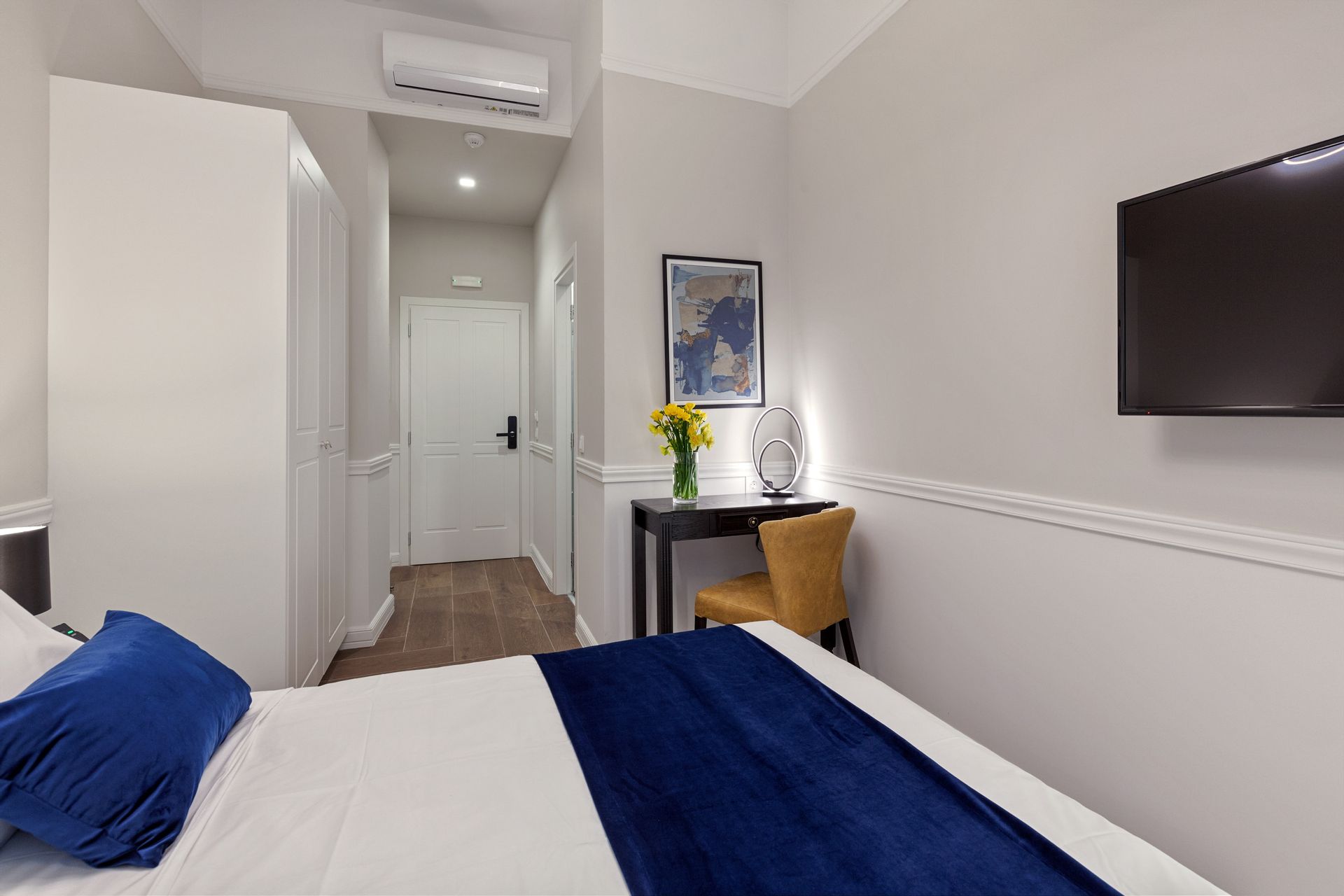 Economy room