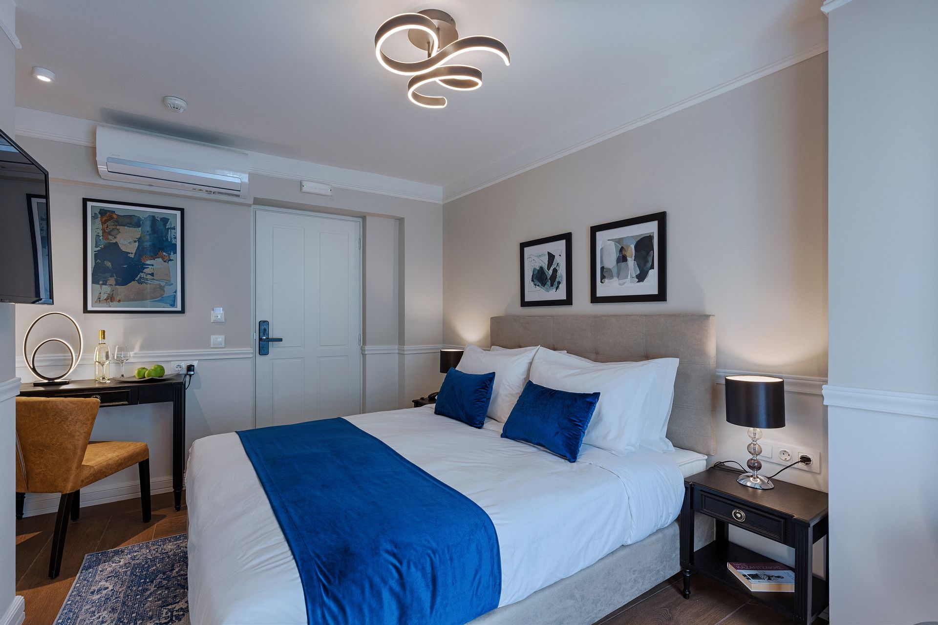 Deluxe room with Hot tub