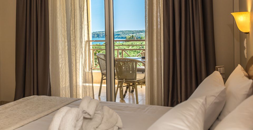 Family Apartment with Side Sea View