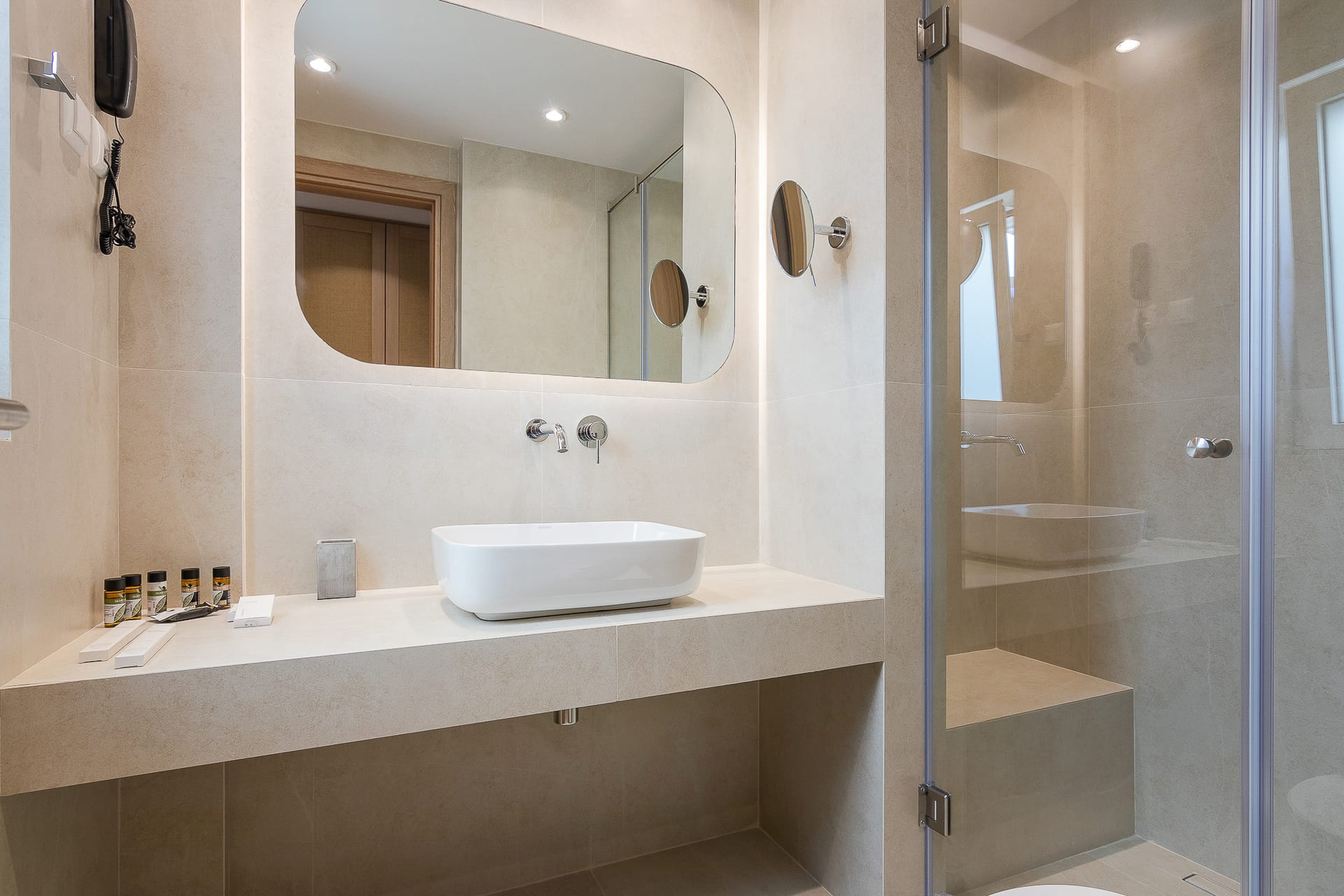 Deluxe Double or Twin Room with Sea View